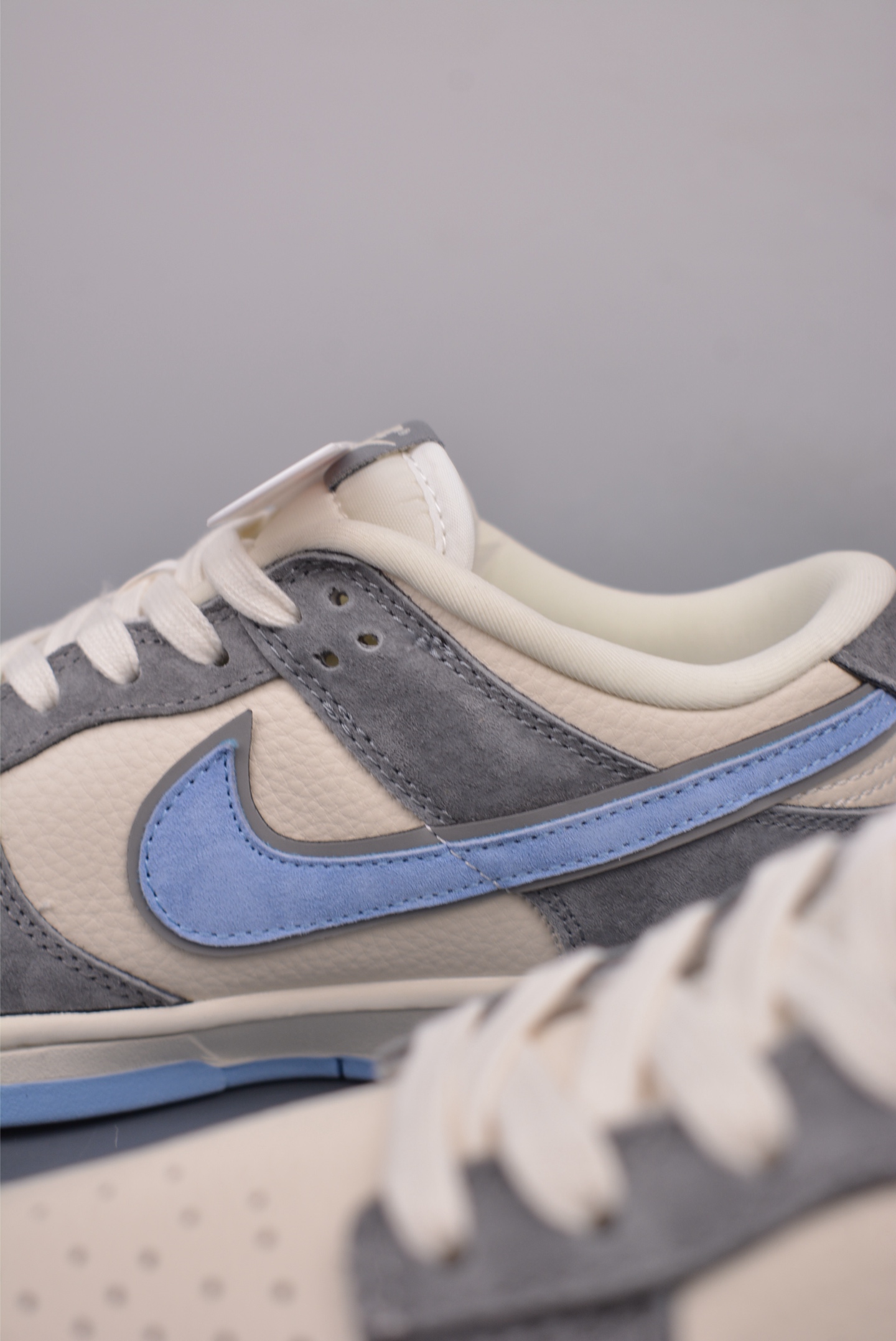 Nike SB Dunk Low 克罗心联名  KK1333-027