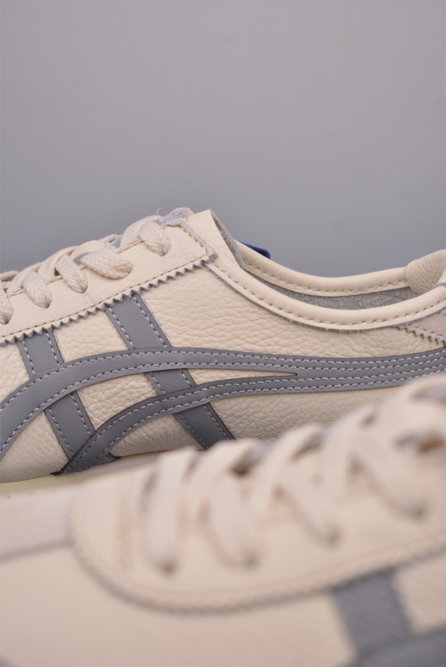 OnitsukaTiger/鬼塚虎 Mexico 66 低邦休闲跑步鞋  1183B771-201