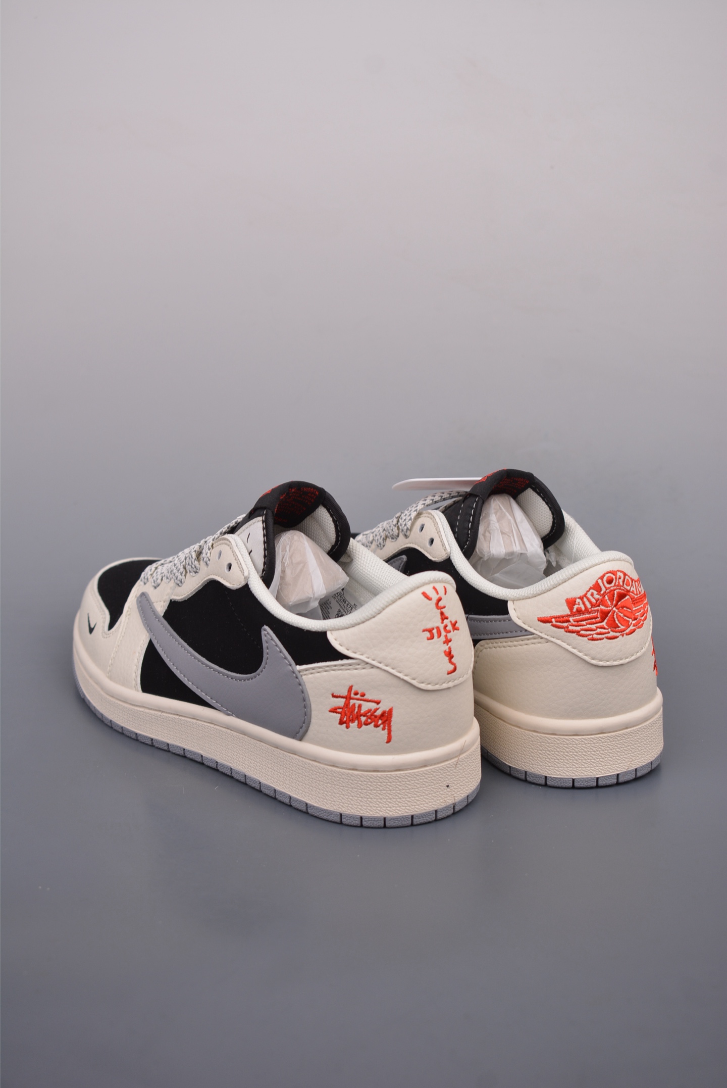 Fragment x Travis Scott x斯图西 Air Jordan 1 Low 三方联名倒钩 XZ6188-575