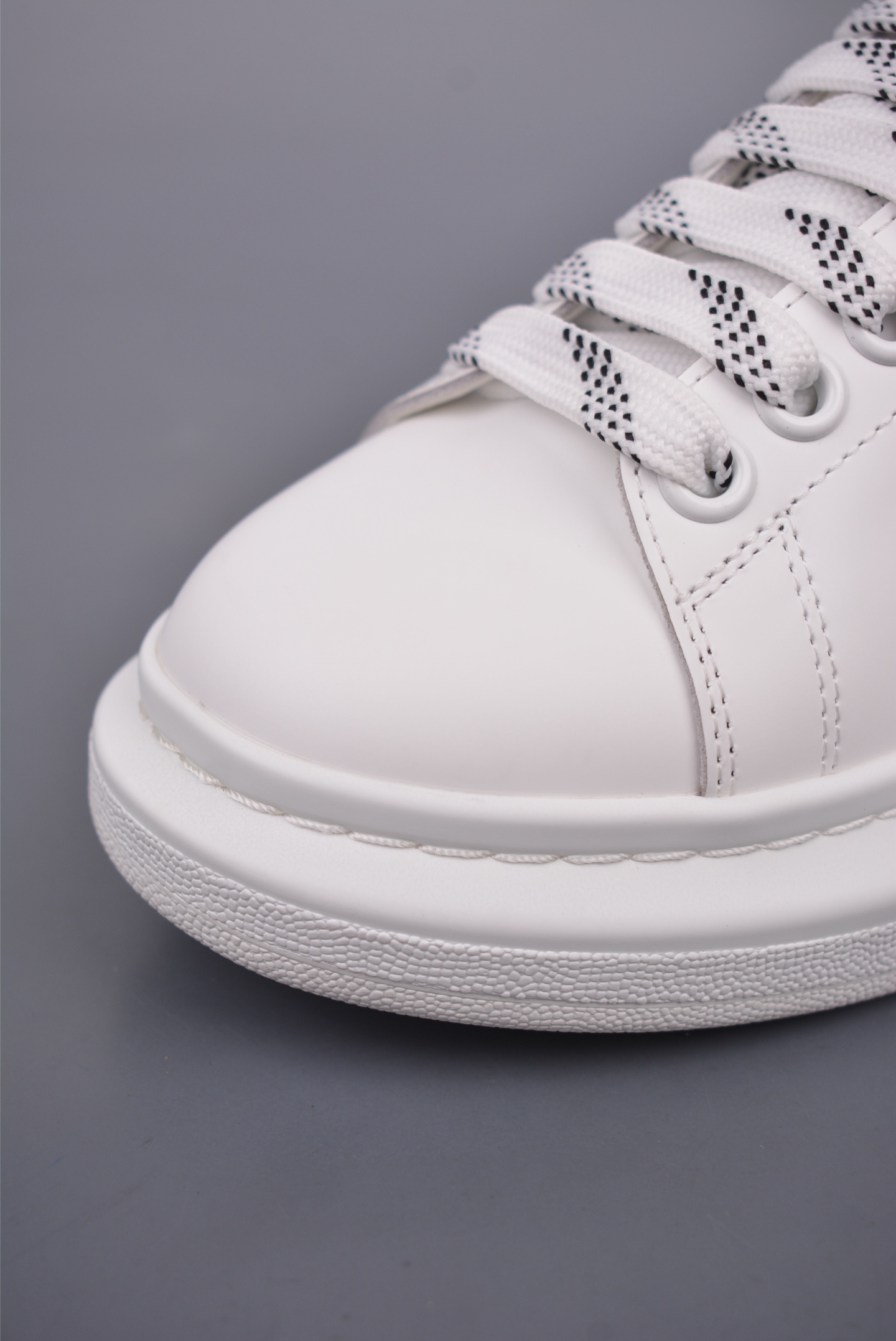 380  Alexander McQueen/亚历山大麦昆 经典松糕鞋厚底增高小白鞋