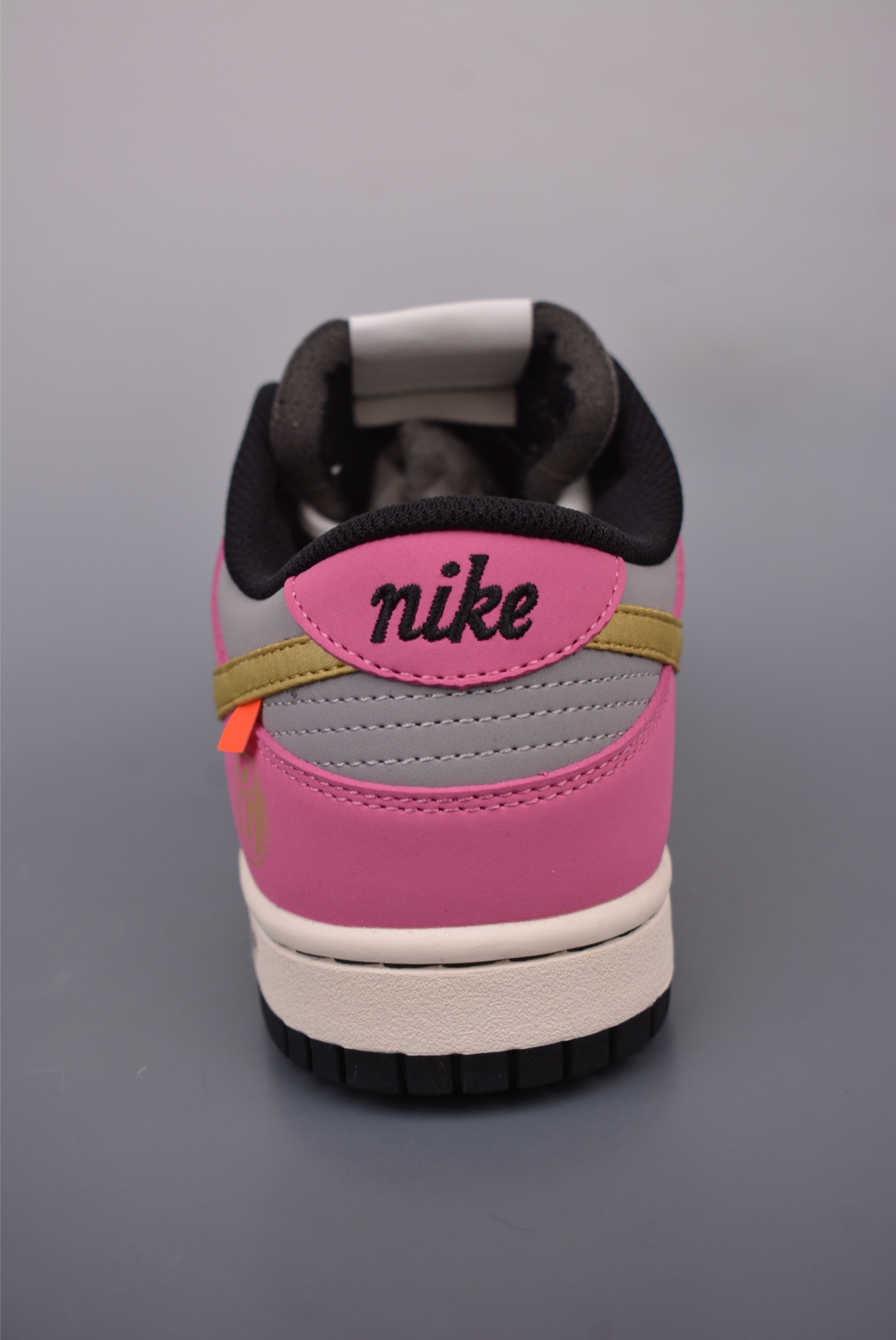 Nike SB Dunk Low 圣斗士星矢联名  ZZ1998-002