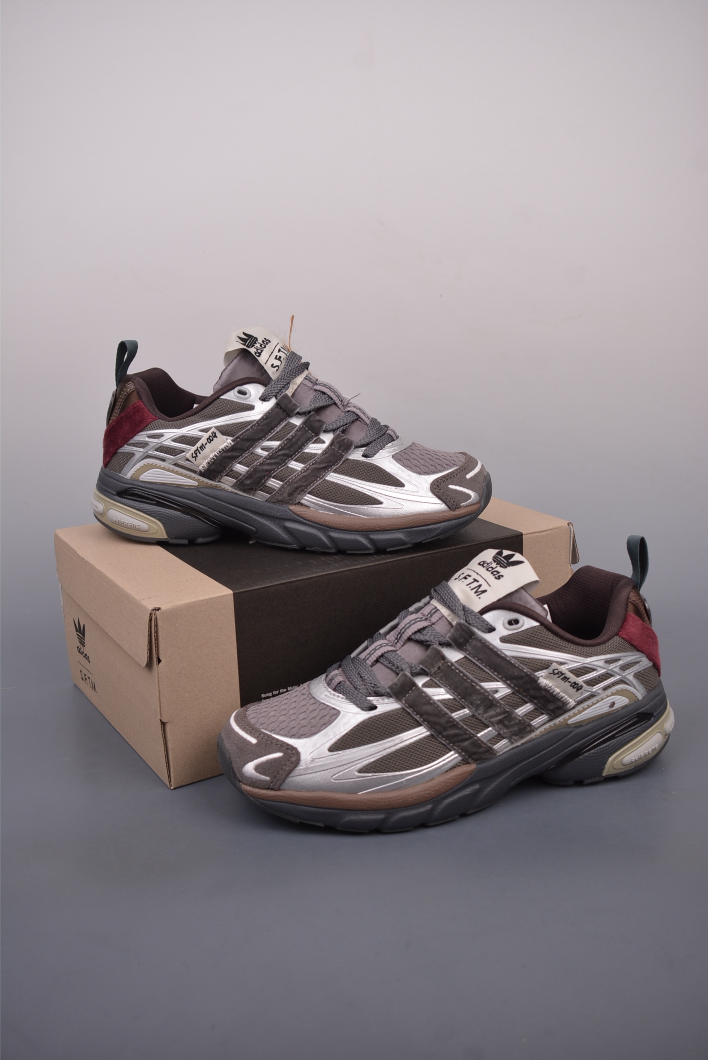 Song For The Mute x Adidas Originals Adistar Cushion 舒适防滑减震 复古跑鞋 JH9009