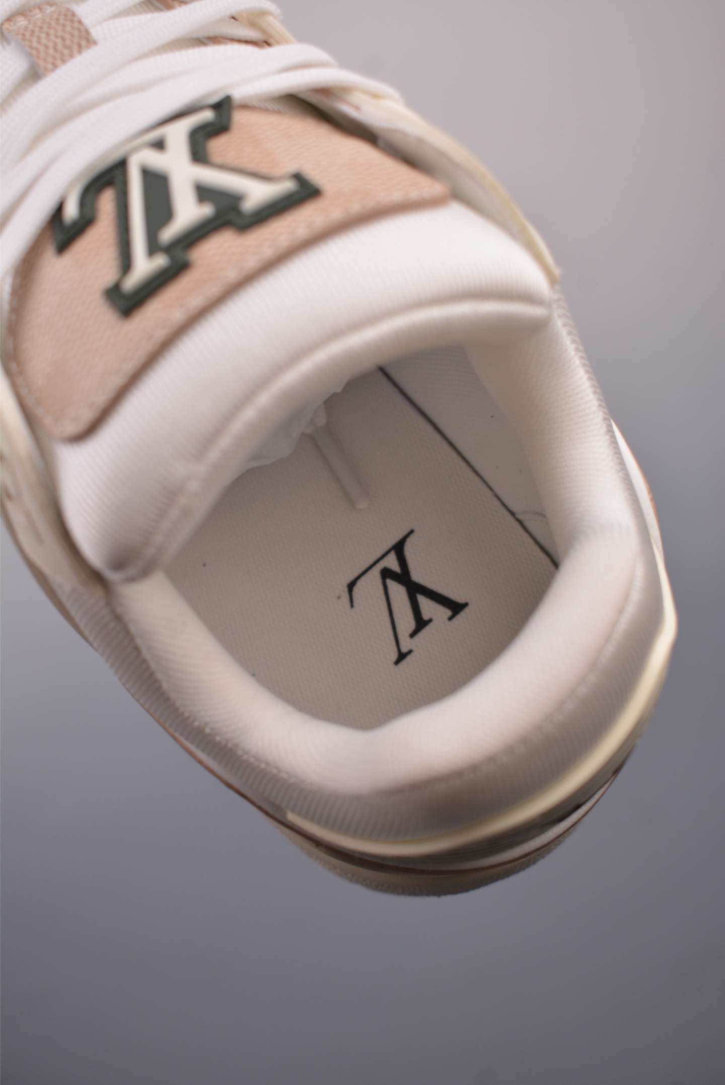 2021s LV Trainer 限定联名 最新配色国内限定无售 原版购入历时近两个月开发打造 经典多拼色超好看
