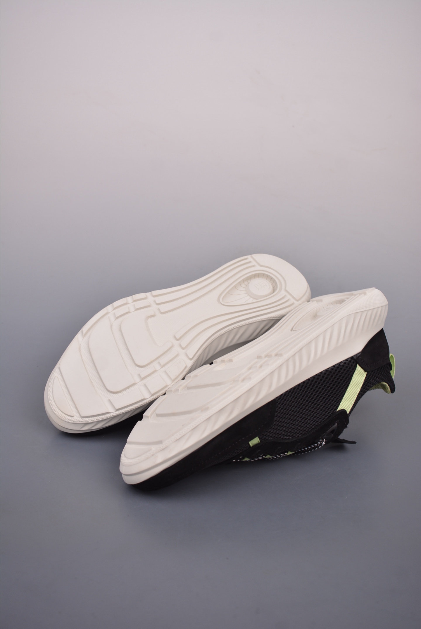 ECCO爱步男鞋小黑鞋小白鞋 舒适透气真皮板鞋  450011