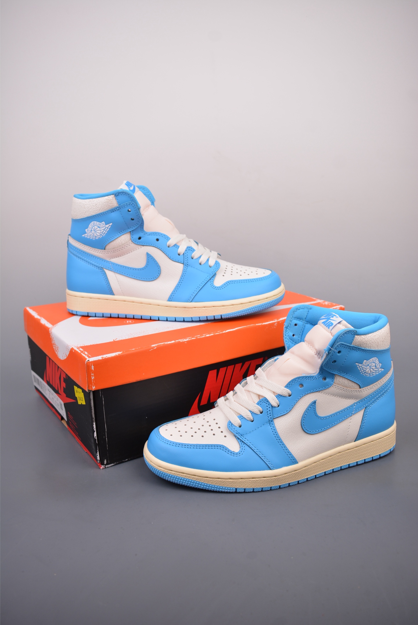 260 Jordan Air Jordan 1 High OG 爆裂纹白蓝  DZ5485-402