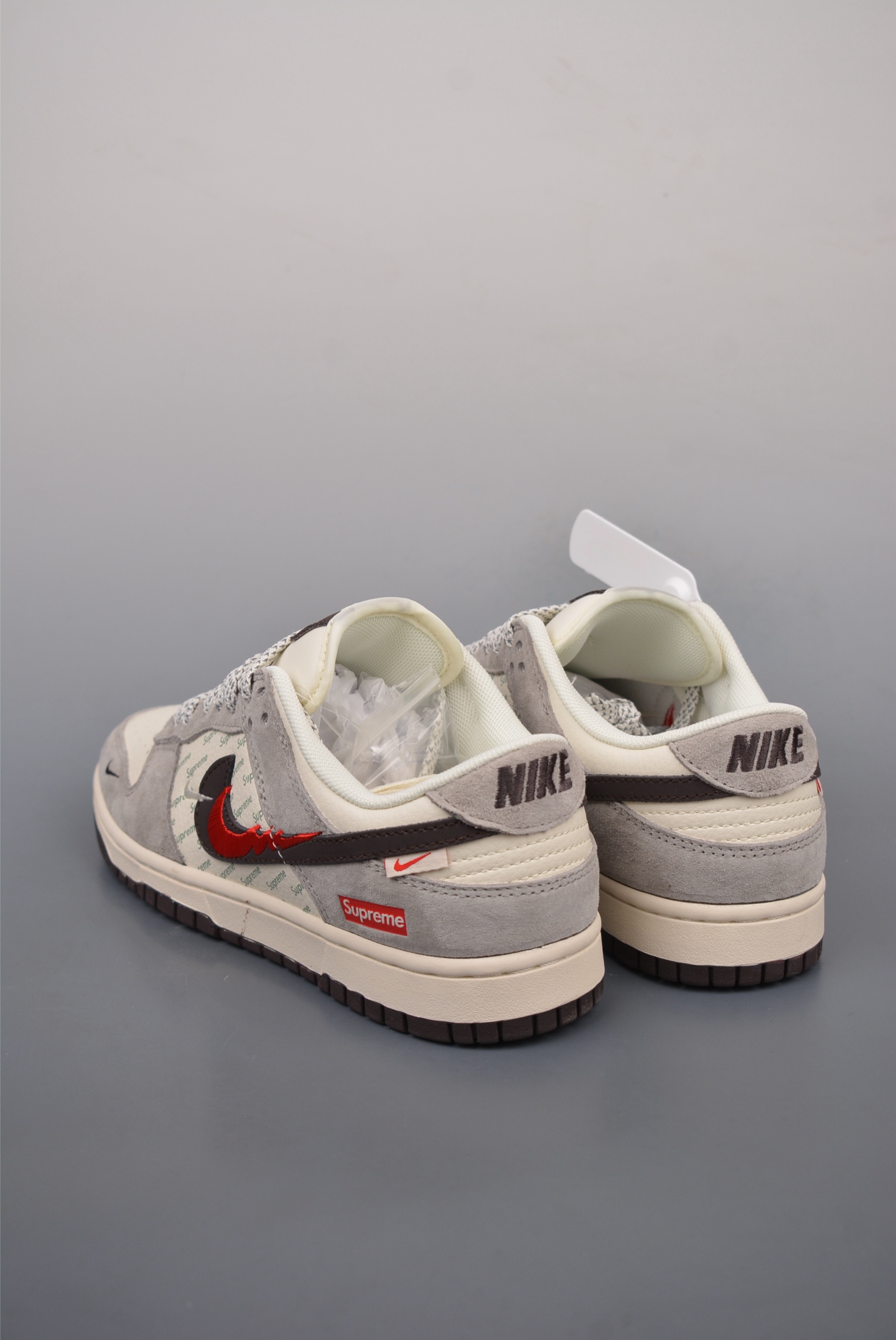 200 NIKE SB Dunk Low  XF8698-003