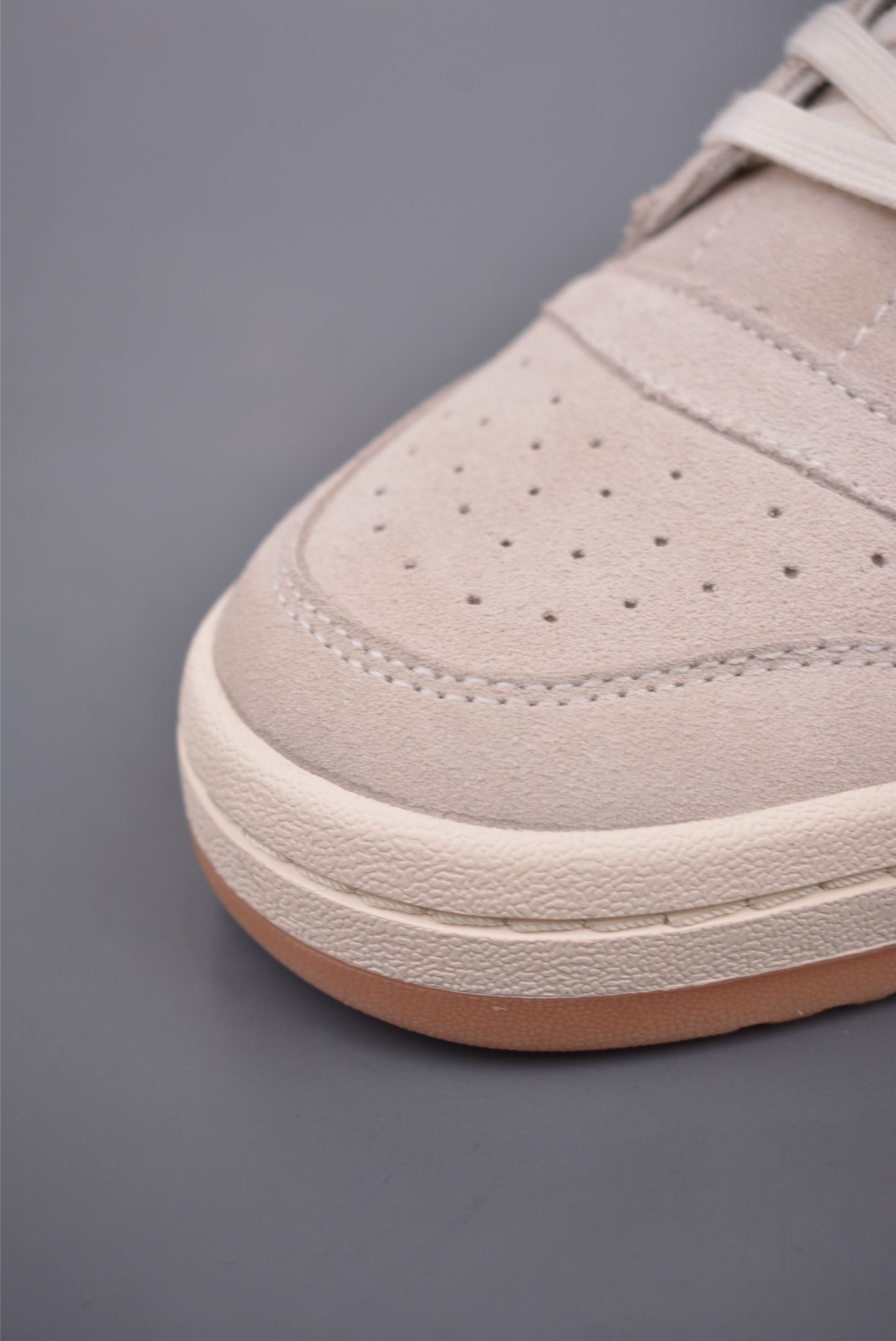 200 海外渠道版 原盒原标 Adidas Forum LOW CL 三叶草低邦 经典魔术贴复古板鞋  IF9681