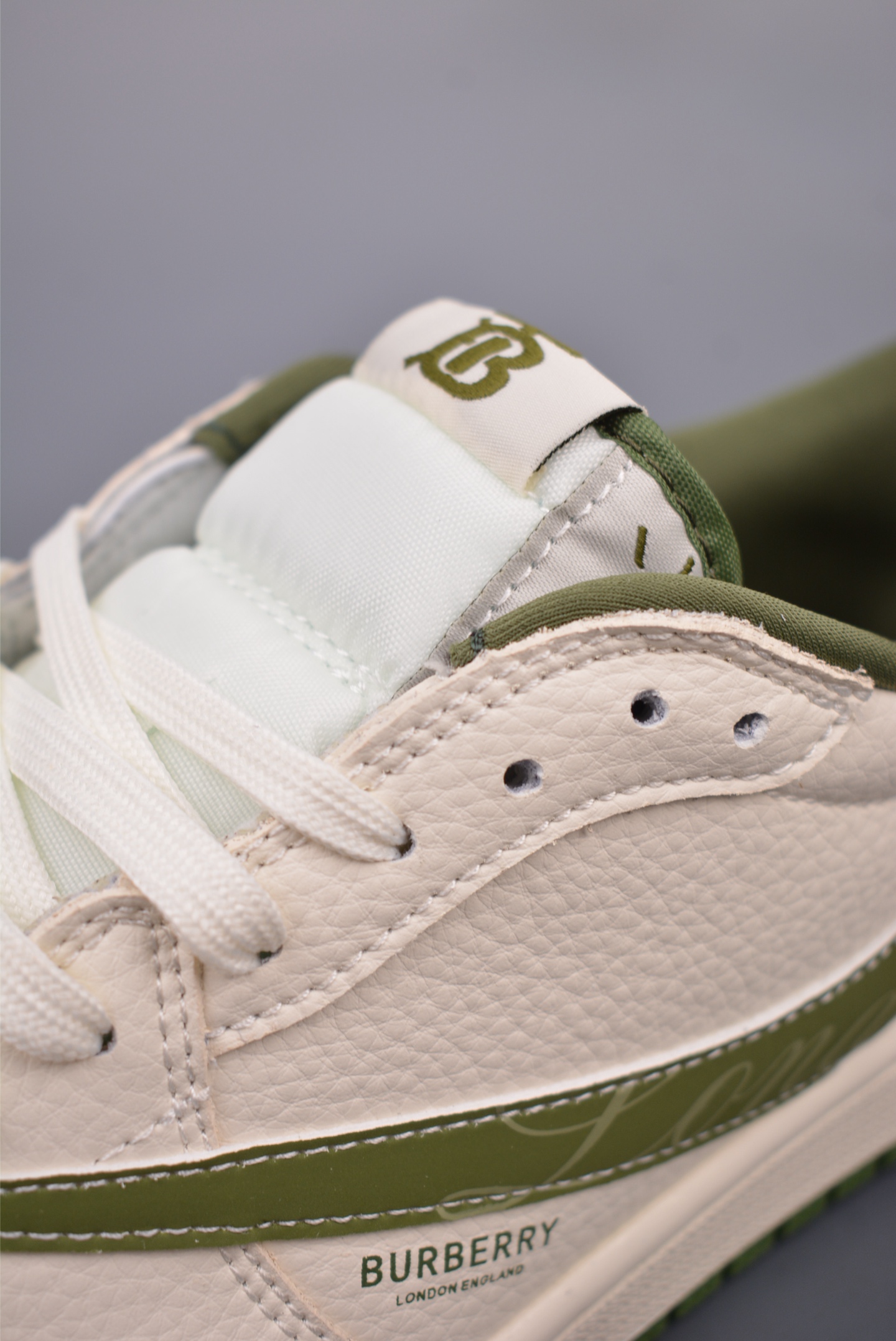 Fragment x Travis Scott x BUREERRY Air Jordan 1 Low 三方联名倒钩 方 XS2024-034