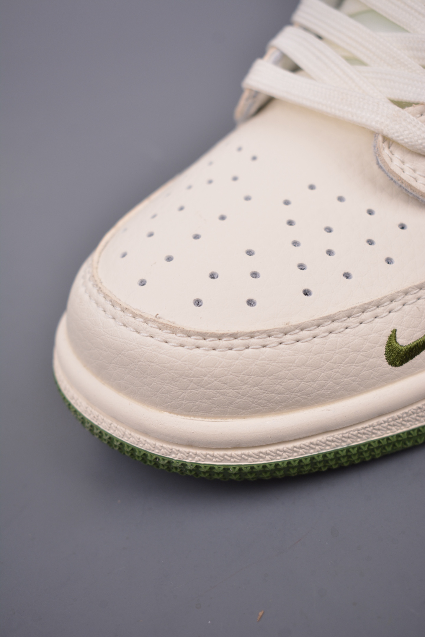 Fragment x Travis Scott x BUREERRY Air Jordan 1 Low 三方联名倒钩 方 XS2024-034