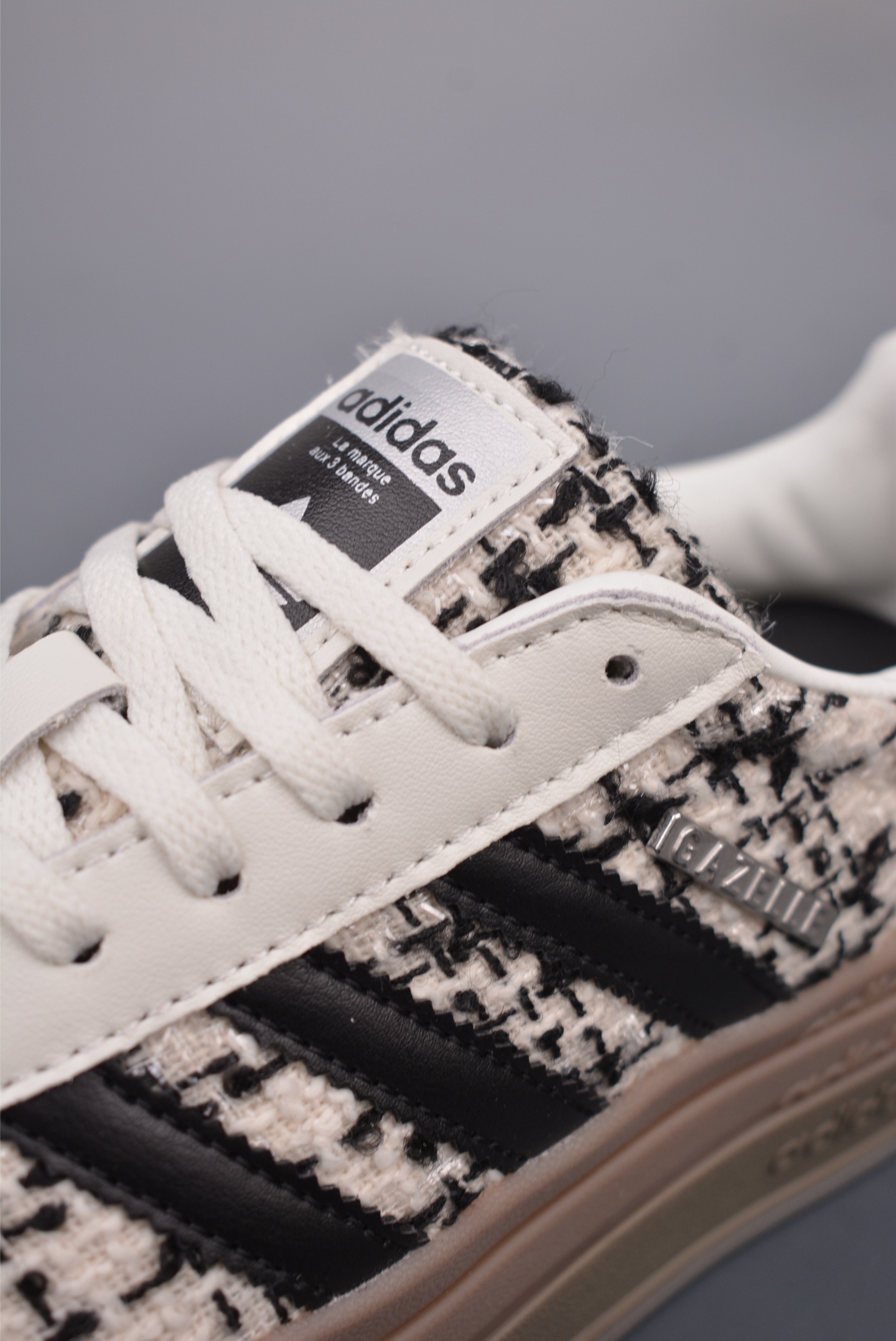 180  Ad Originals Gazelle Bold 纯原版本 三叶草厚底休闲防滑耐磨低帮板鞋   JR5673