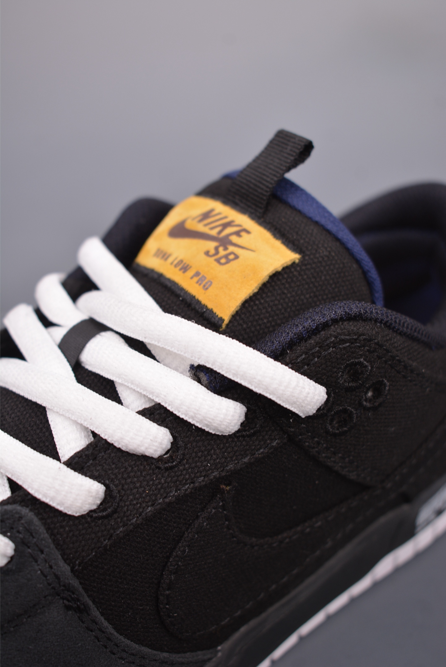 220  Nike SB Dunk Low 黑白 解构抽绳鞋带  DX6775-400