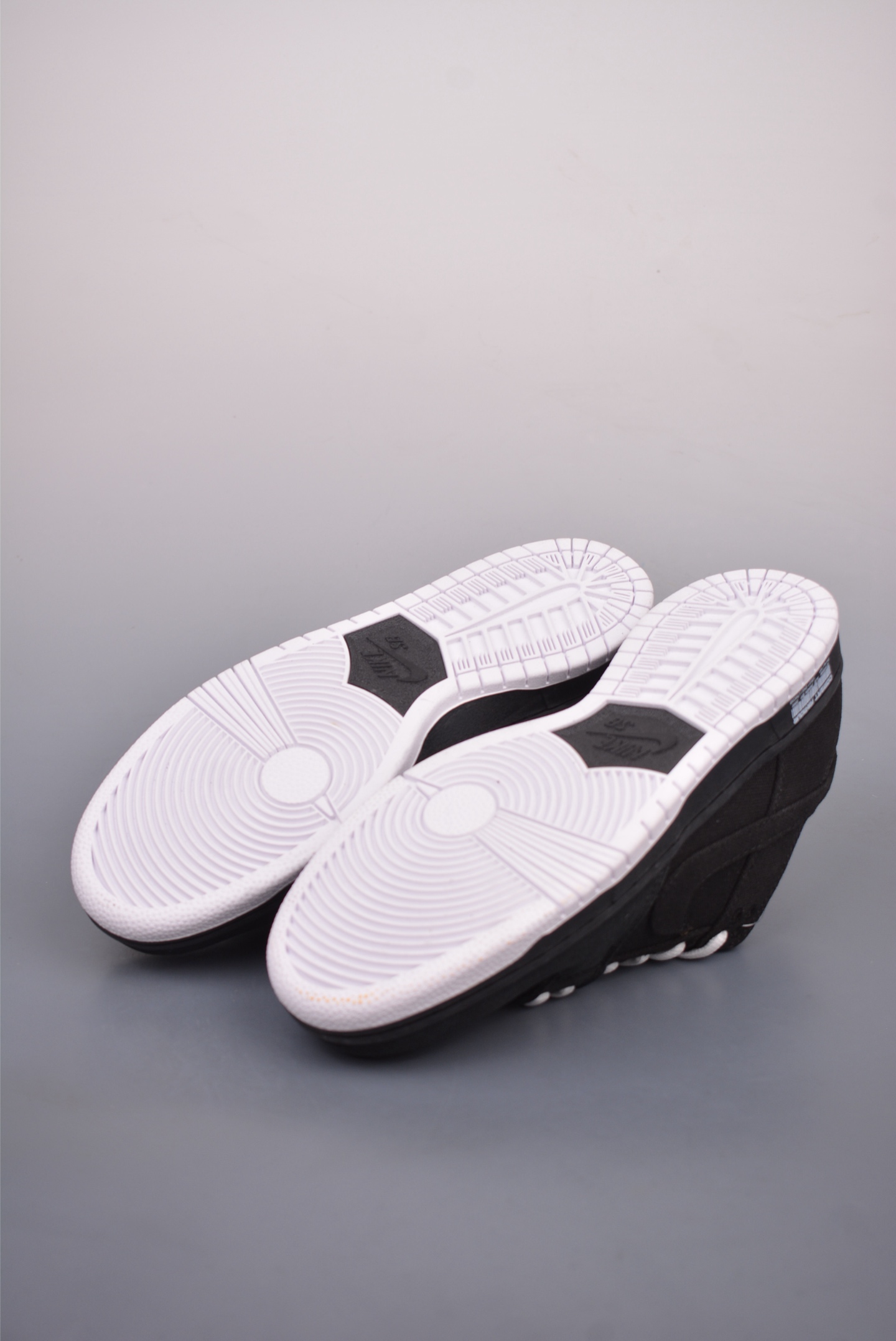 220  Nike SB Dunk Low 黑白 解构抽绳鞋带  DX6775-400