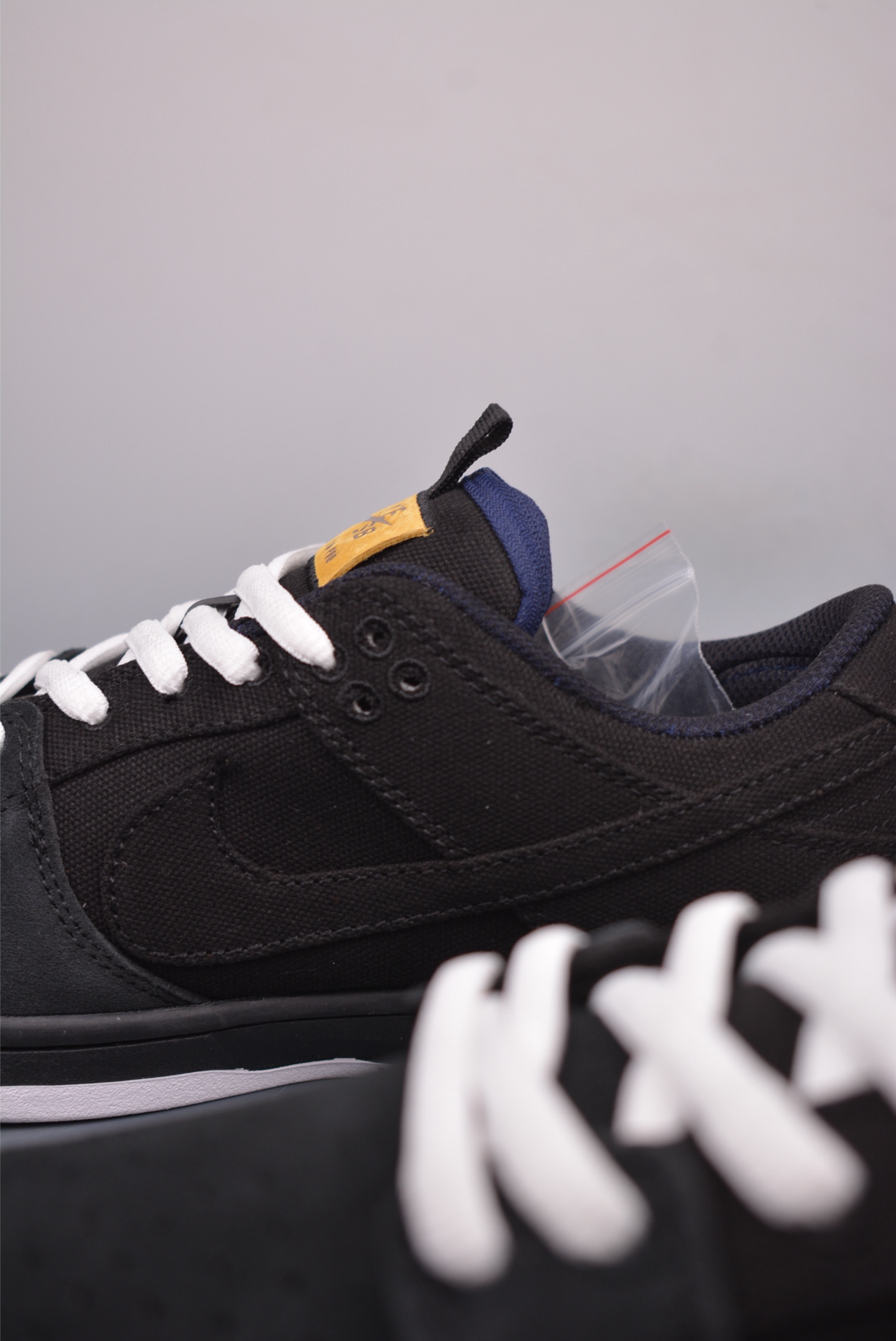 220  Nike SB Dunk Low 黑白 解构抽绳鞋带  DX6775-400