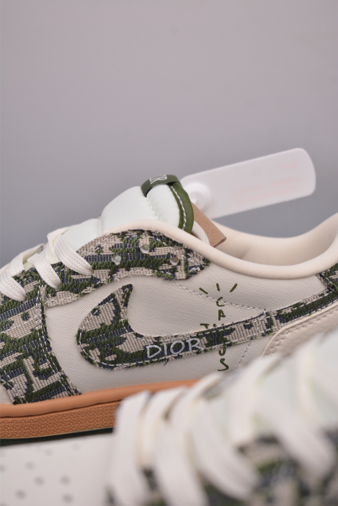 280  Fragment x Travis Scott x Dior Air Jordan 1 Low 三方联名倒钩   XS2024-010