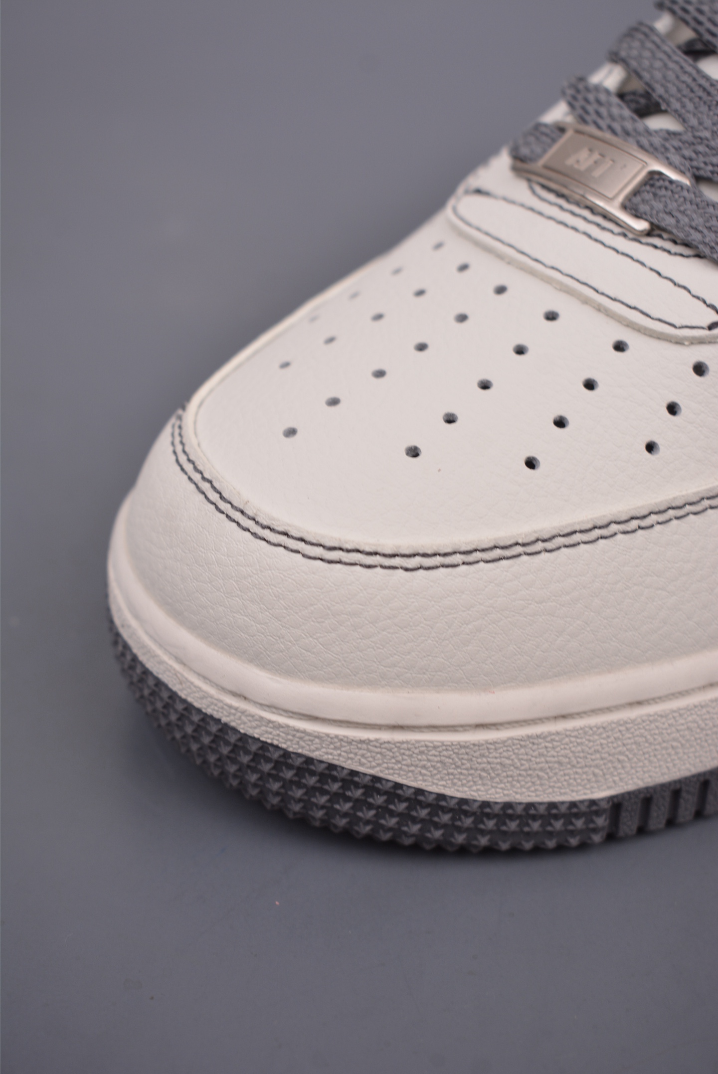 260  Nike Air Force 1 Low 白灰红 KY8899-101
