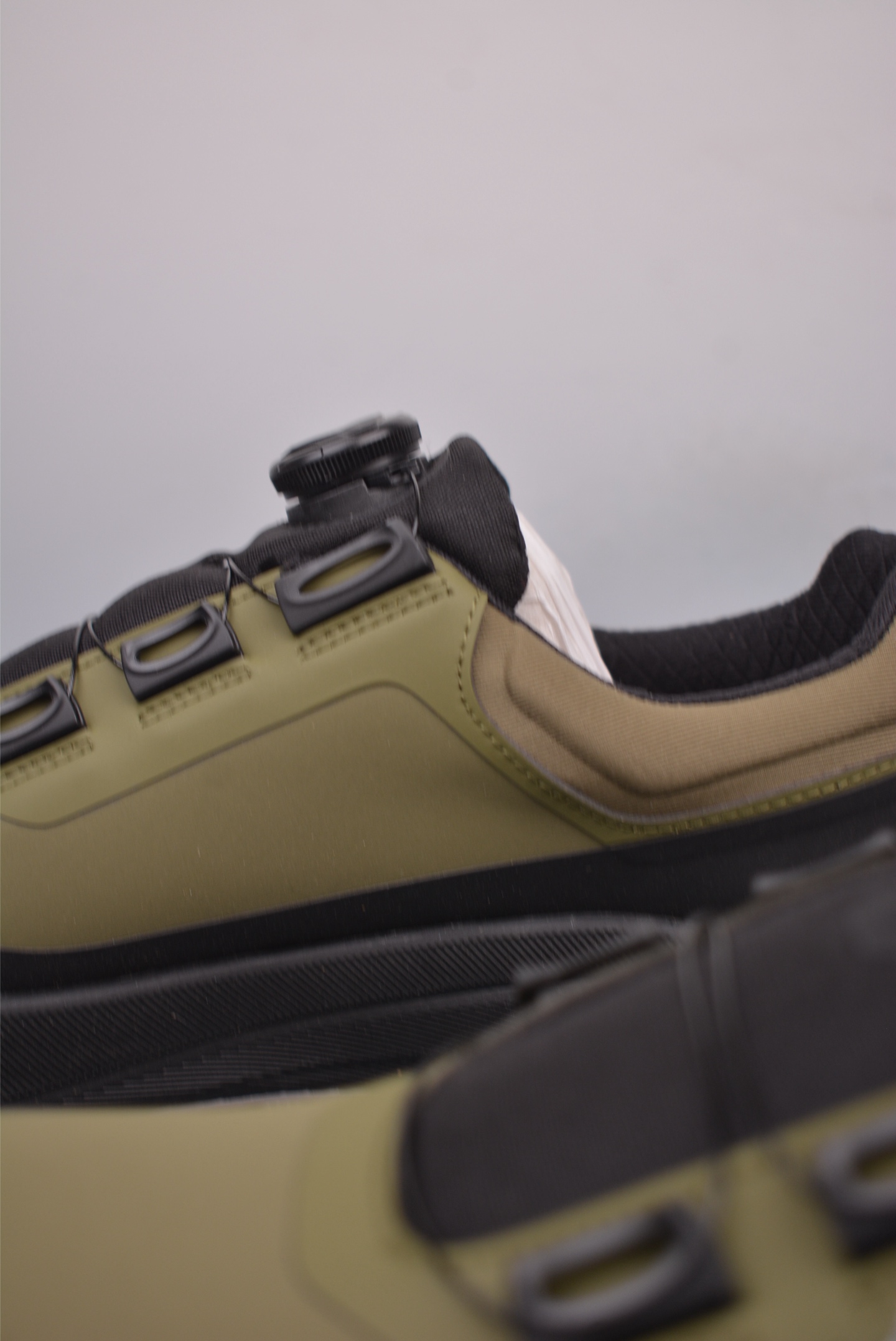 360  DESCENTE迪桑特 PRIMER GTX 广东纯原版本 时尚休闲运动覆盖防水男子越野跑鞋  D3432LCR23