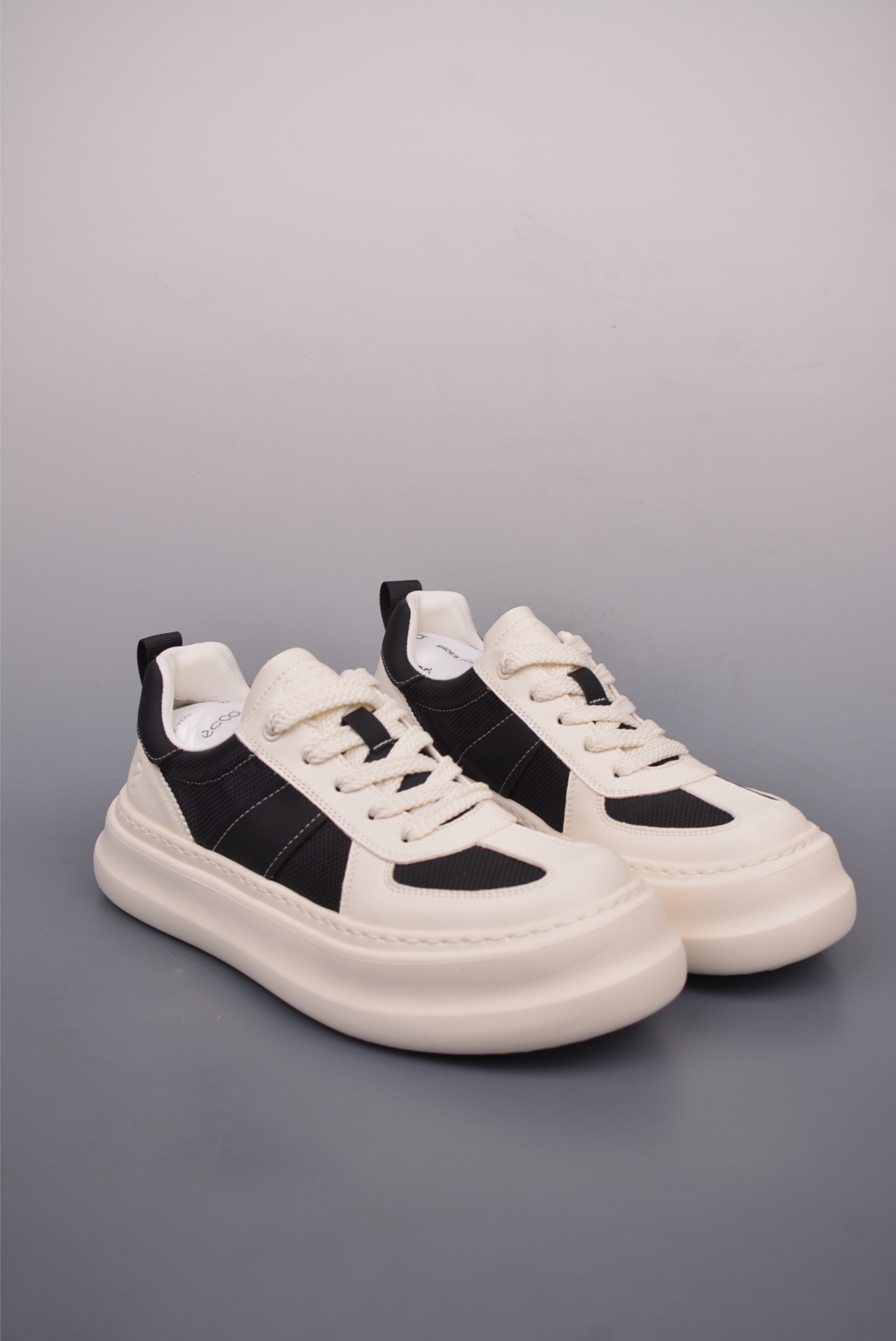 280  ECCO爱步男款休闲鞋  25年新品舒适耐磨平底板鞋   6381002135