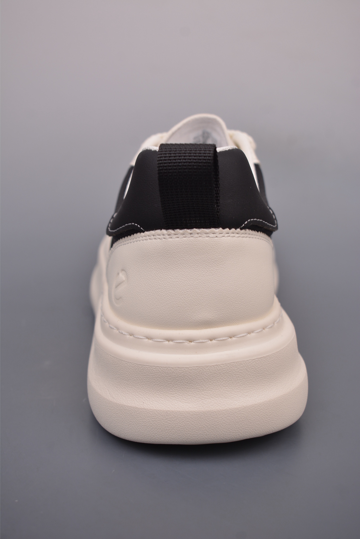 280  ECCO爱步男款休闲鞋  25年新品舒适耐磨平底板鞋   6381002135
