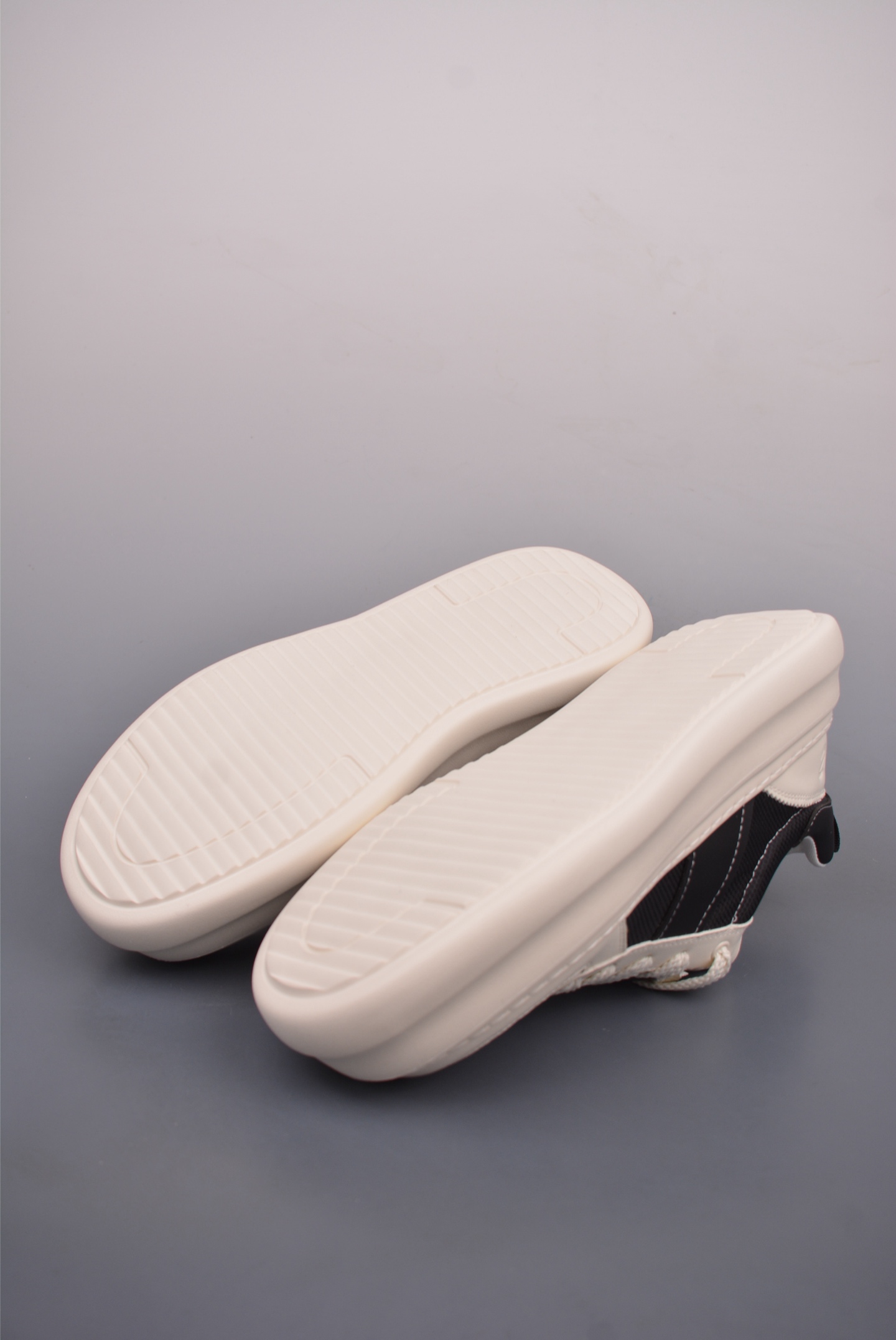 280  ECCO爱步男款休闲鞋  25年新品舒适耐磨平底板鞋   6381002135