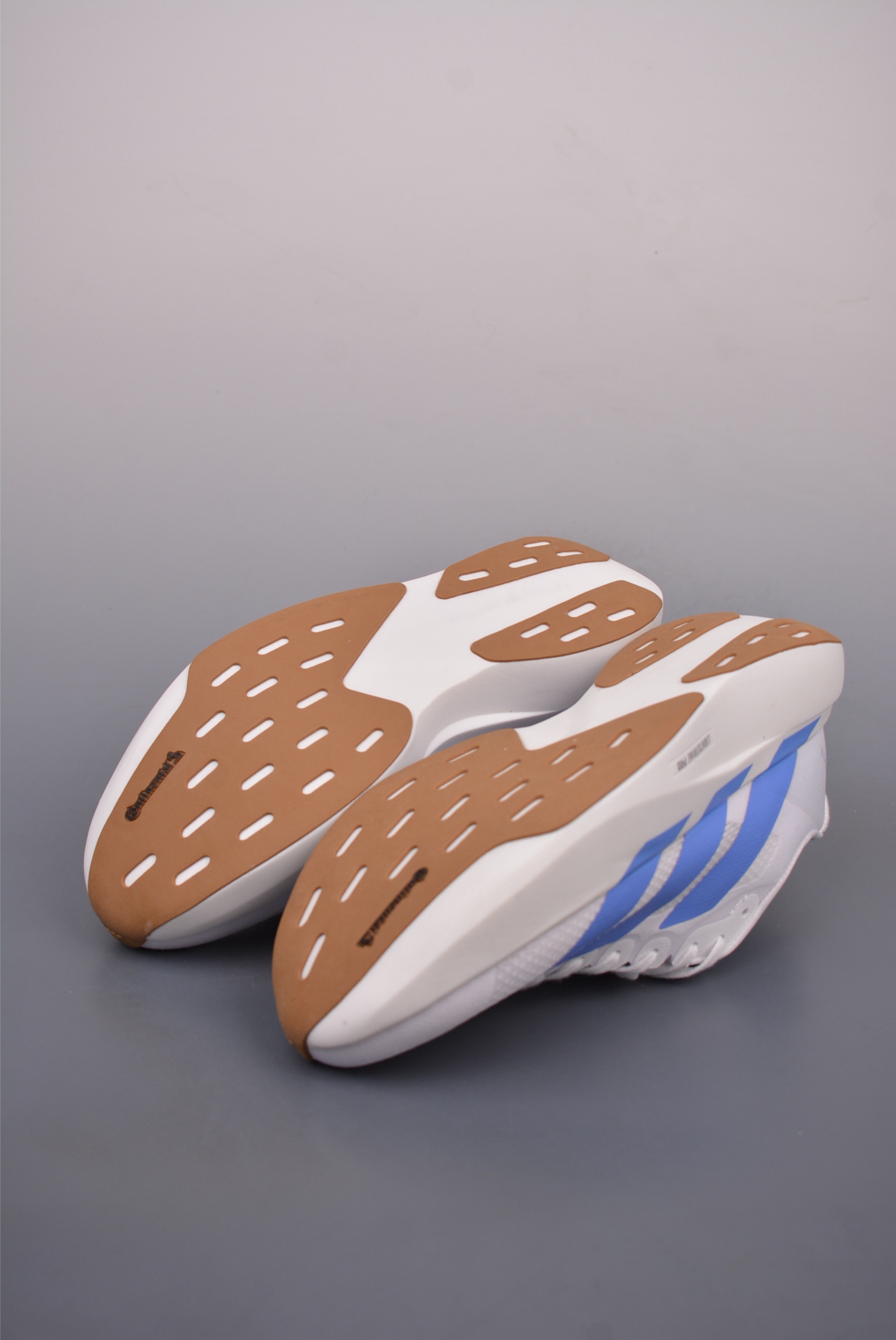 180  Adidas Adizero Evo SL 阿迪超轻透气缓震跑鞋 JS4454