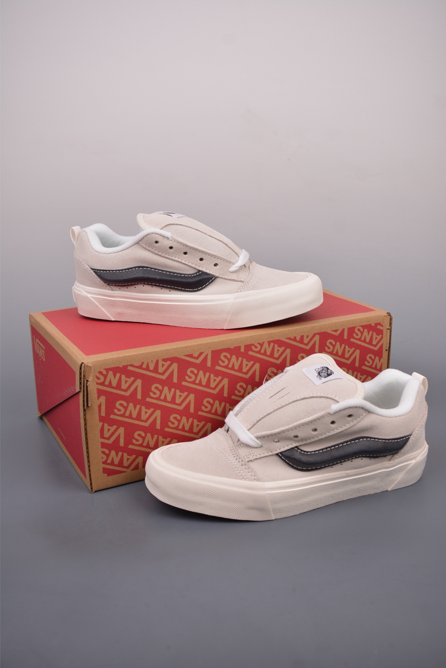 140   Vans Knu Skool  官方新款 复古休闲胖胖面包鞋 肥胖版大LOGO原版全皮猪八面料