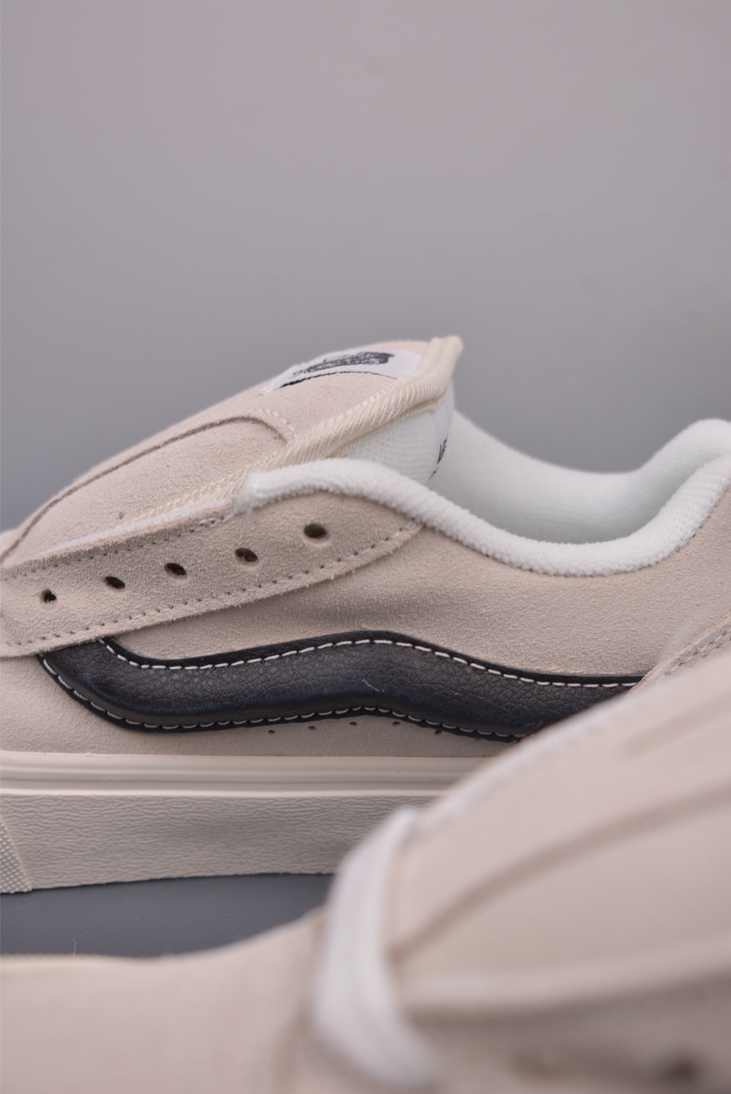 140   Vans Knu Skool  官方新款 复古休闲胖胖面包鞋 肥胖版大LOGO原版全皮猪八面料