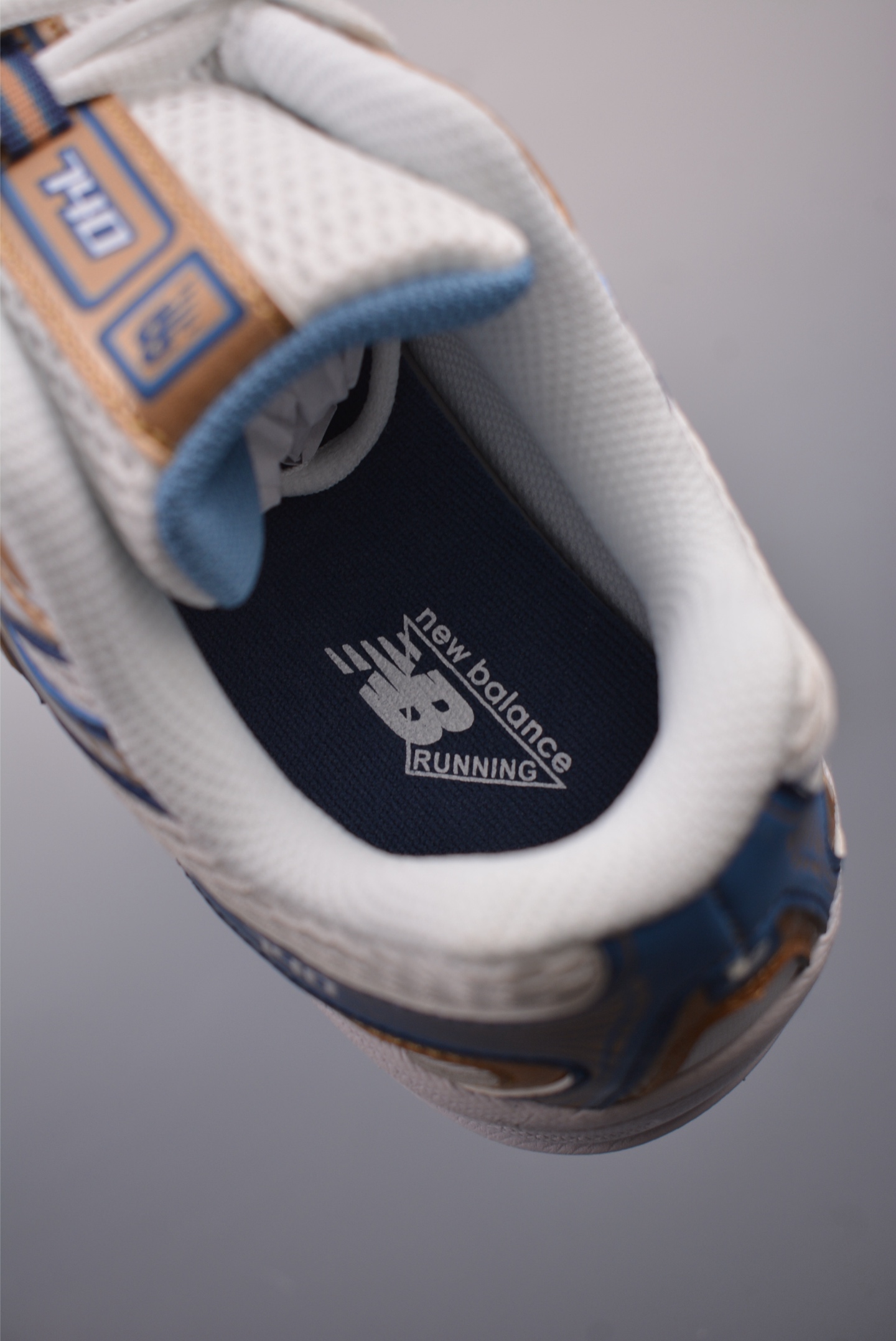 180  New Balance 740系列  复古老爹风休闲运动慢跑鞋 U740HB2