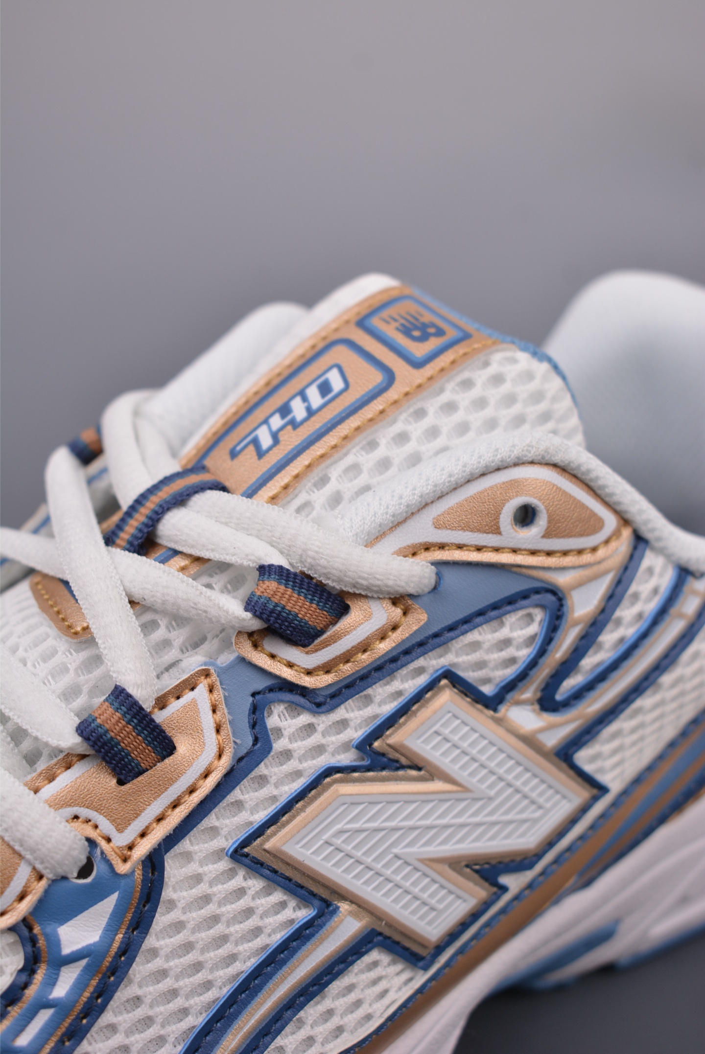 180  New Balance 740系列  复古老爹风休闲运动慢跑鞋 U740HB2