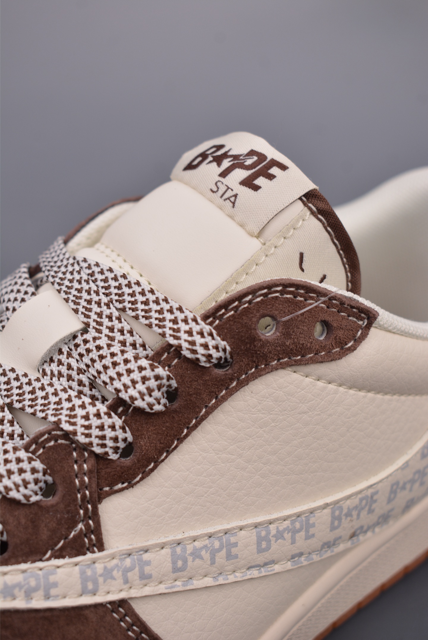 200  Fragment x Travis Scott x 猿人头 Air Jordan 1 Low 三方联名倒钩  XF8698-005