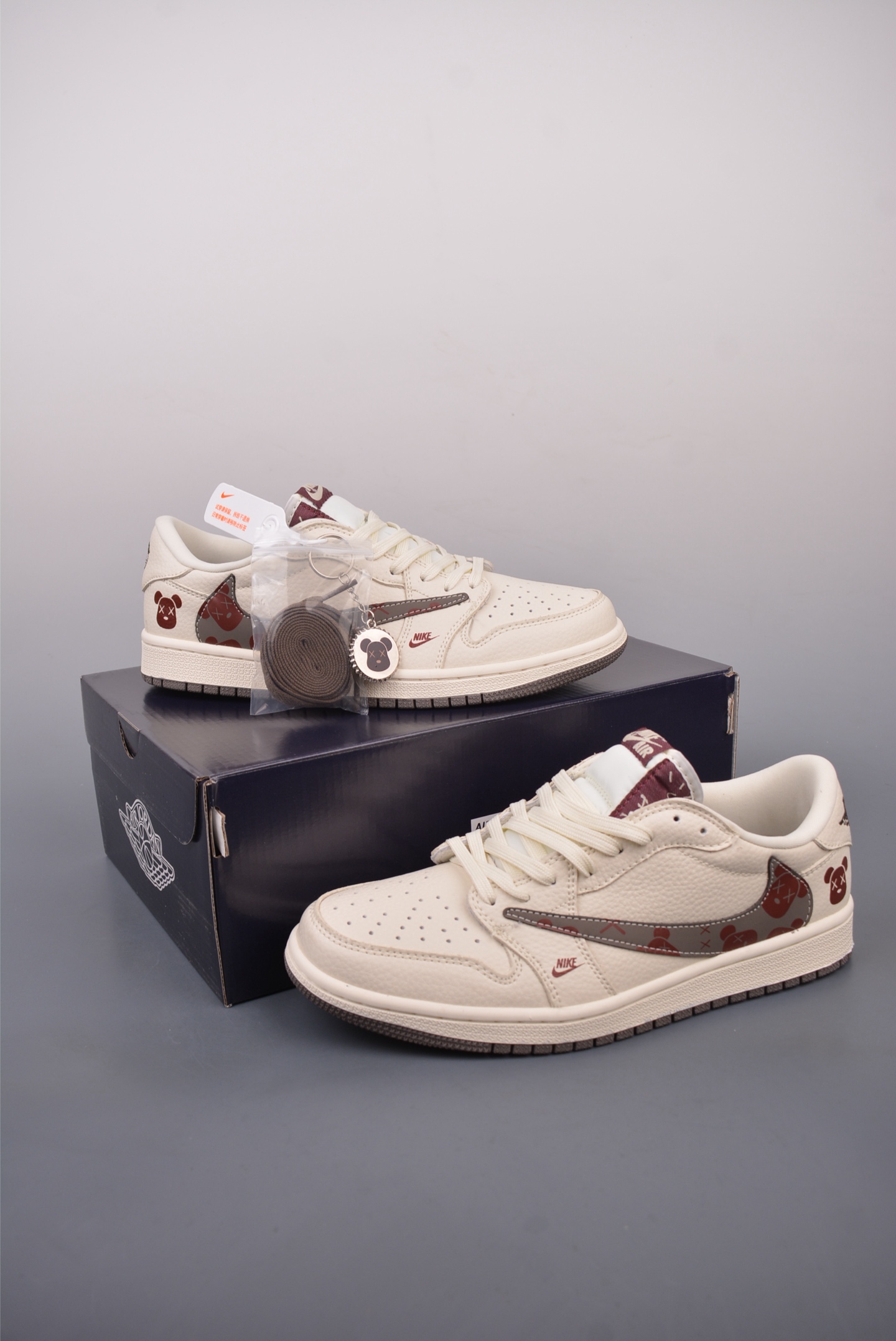 280  Fragment x Travis Scott x 暴力熊 Air Jordan 1 Low 三方联名倒钩   LD2025-004