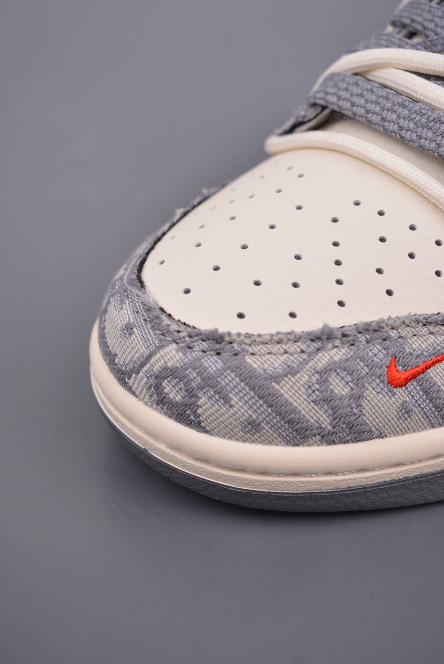300  Nike SB Dunk Low Dior联名 解构抽绳鞋带  SJ2068-316