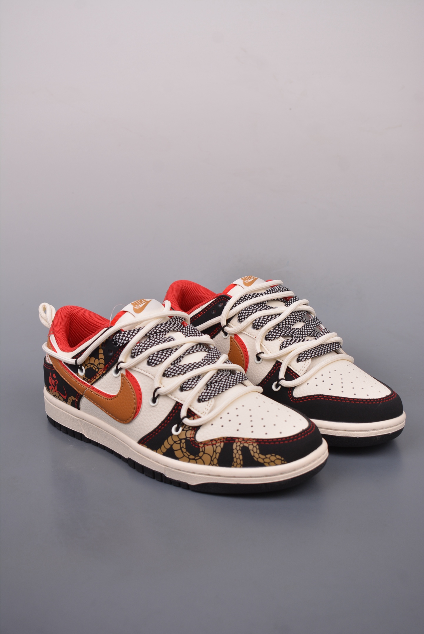 300  Nike SB Dunk Low 蛇年限定 解构抽绳鞋带  SJ2068-312