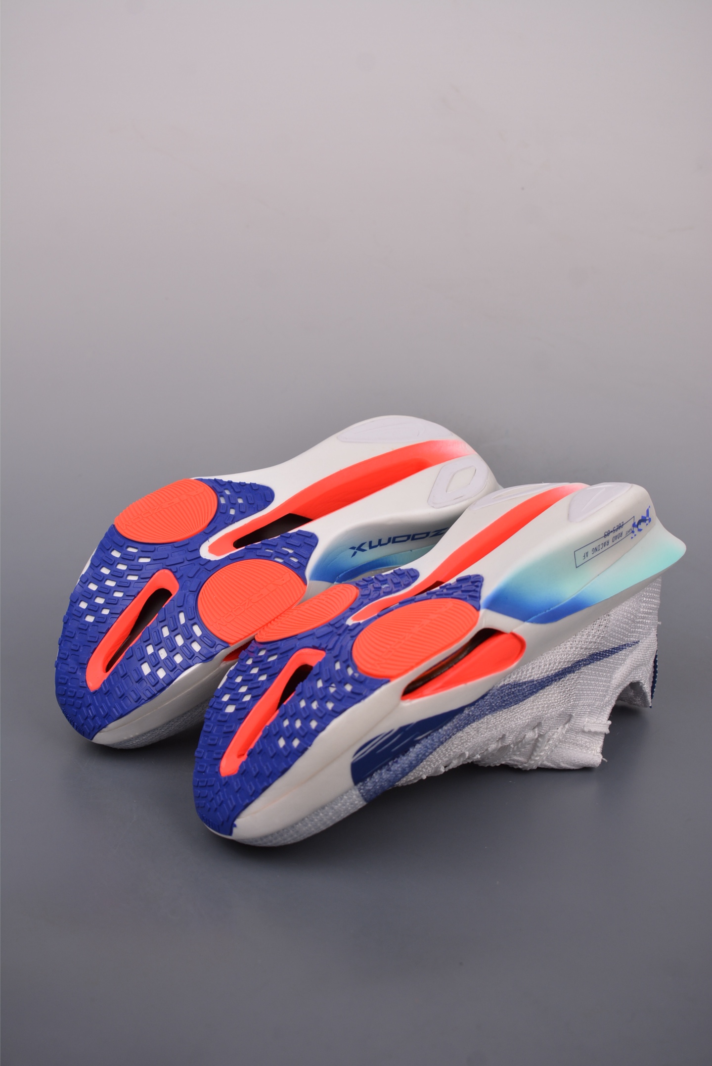 260  NK Air Zoom Alphafly NEXT% 3 2025 减震马拉松跑步鞋  FD8311-001