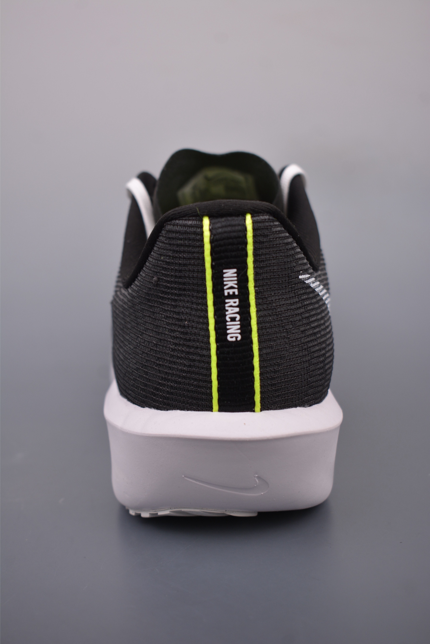 180  NIKE Zoom Rival Fly 4  耐克超弹轻盈跑步鞋  FV6040-001