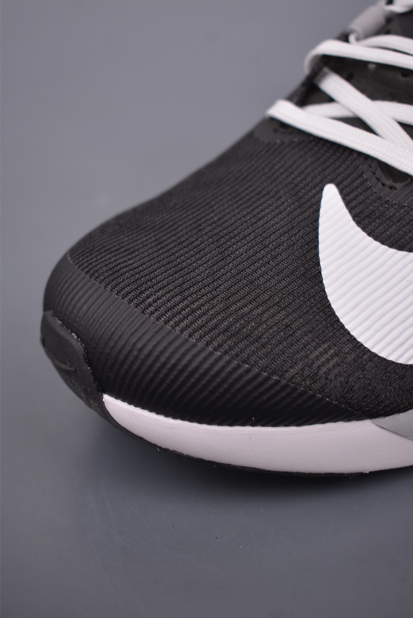 180  NIKE Zoom Rival Fly 4  耐克超弹轻盈跑步鞋  FV6040-001