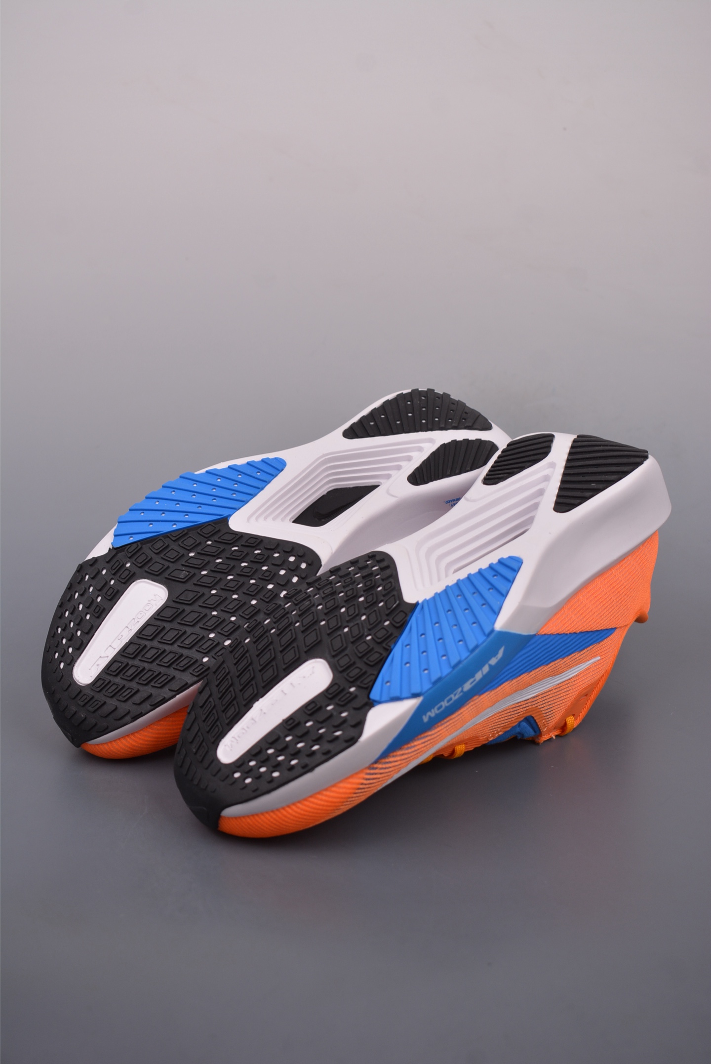 180  NIKE Zoom Rival Fly 4  耐克超弹轻盈跑步鞋   FV6040-800
