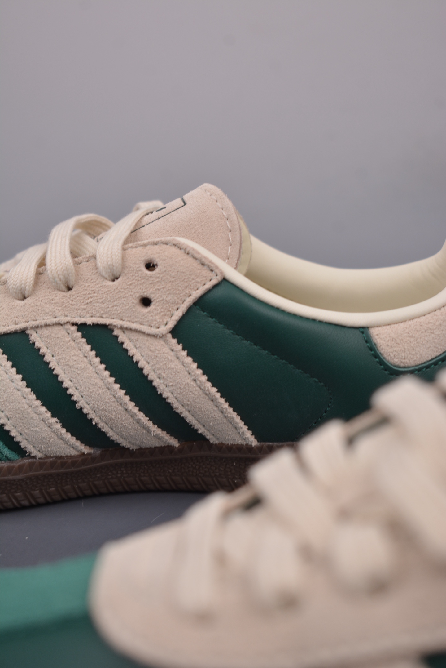 180  Adidas Samba OG  复古桑巴板鞋   JI3215