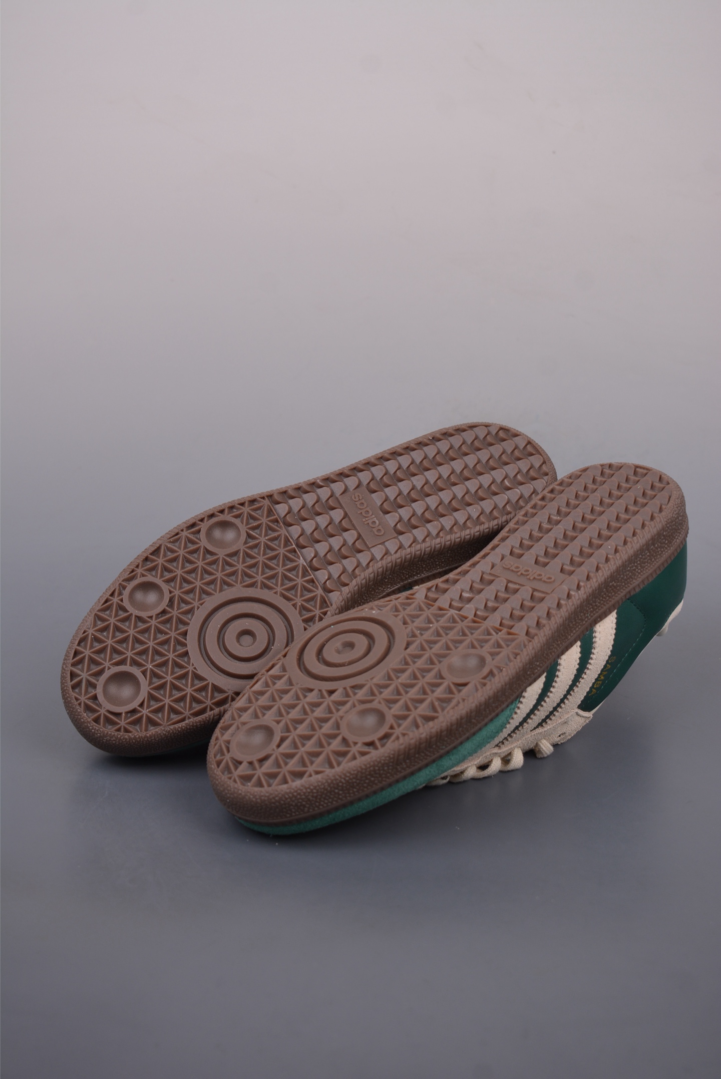180  Adidas Samba OG  复古桑巴板鞋   JI3215