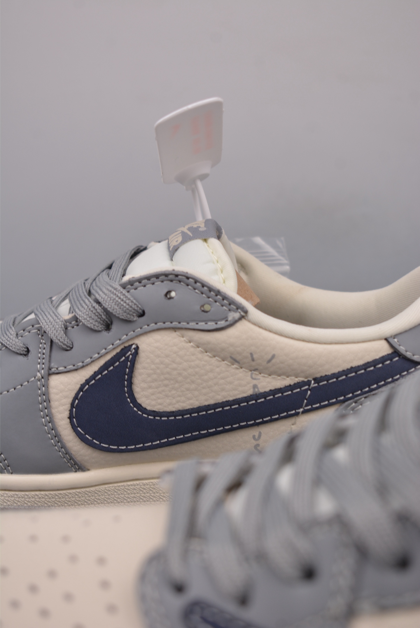280  Fragment x Travis Scott x 陈冠希 Air Jordan 1 Low 三方联名倒钩  LD2025-005