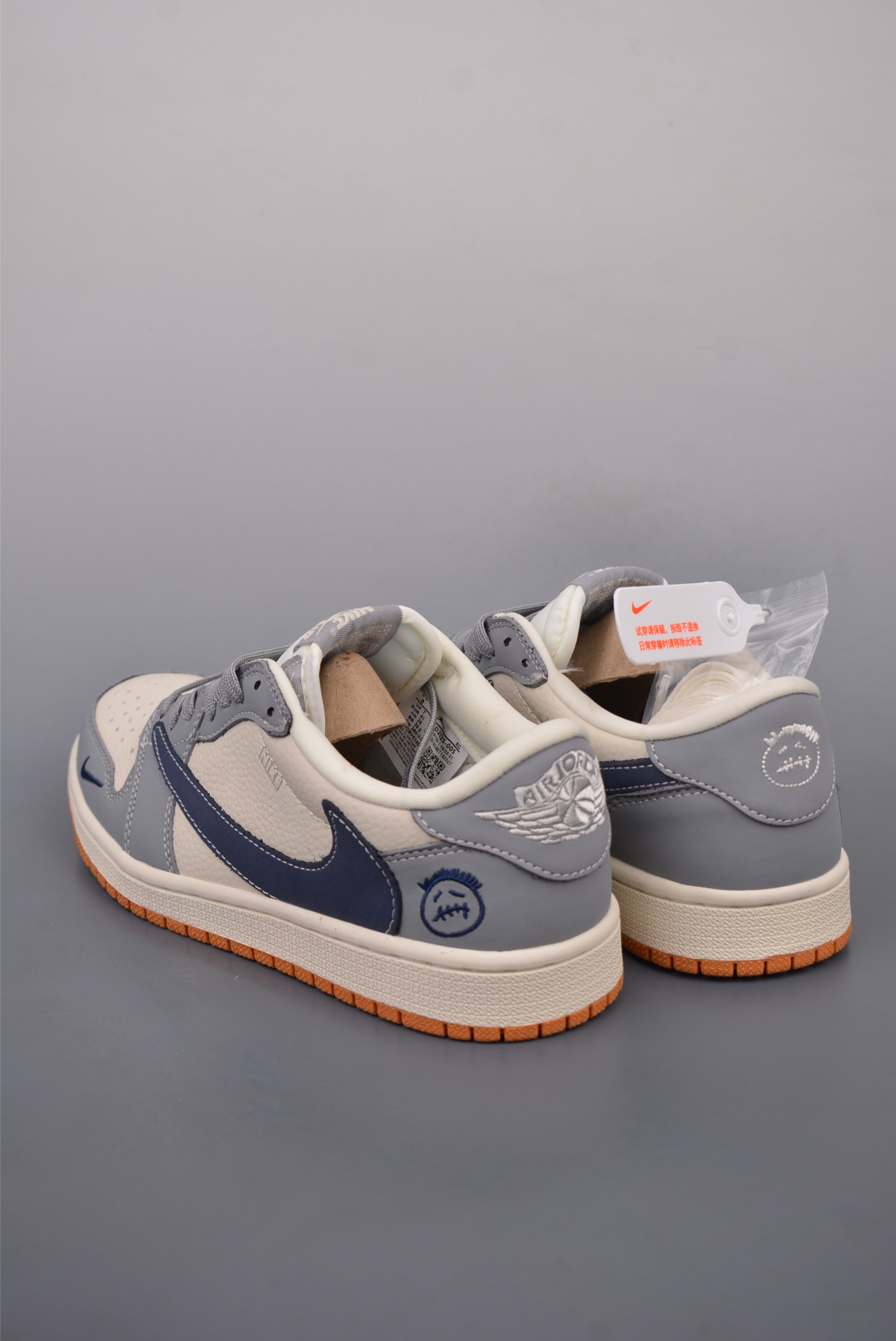 280  Fragment x Travis Scott x 陈冠希 Air Jordan 1 Low 三方联名倒钩  LD2025-005
