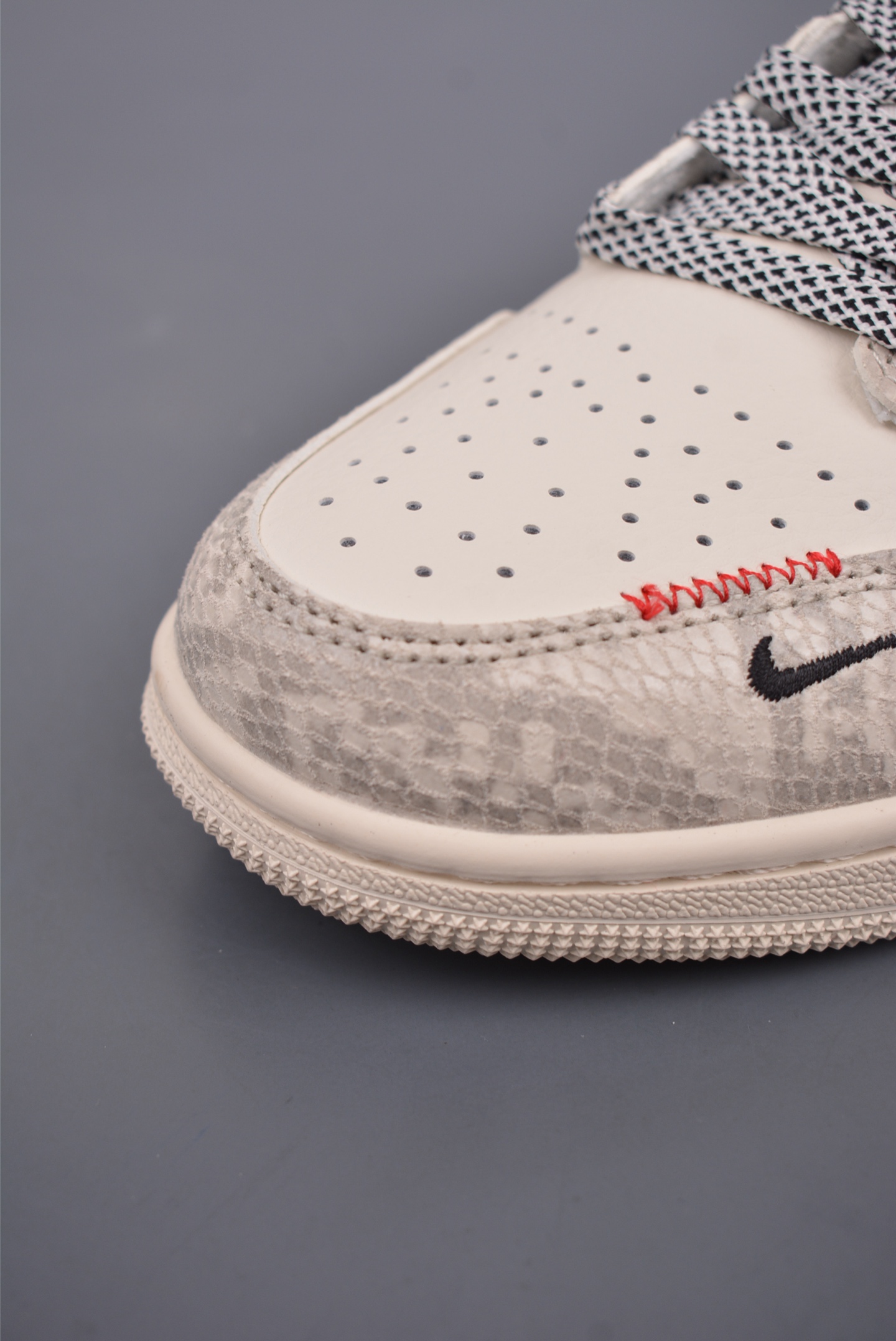 280  Nike Jordan Air Jordan 1 蛇年限定  SJ9950-055