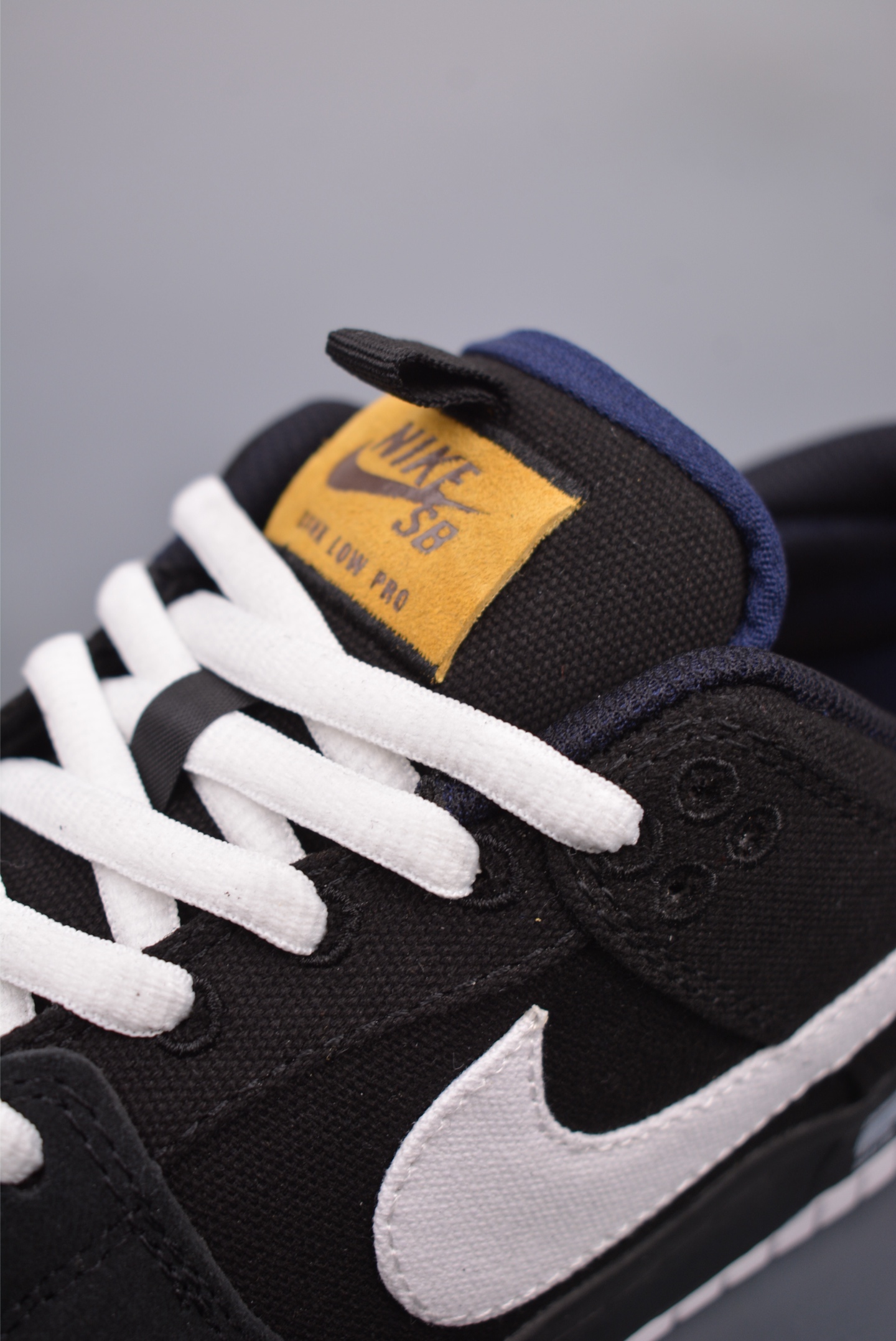 220  Nike SB Dunk Low 黑白帆布 解构抽绳鞋带  DX6775-400