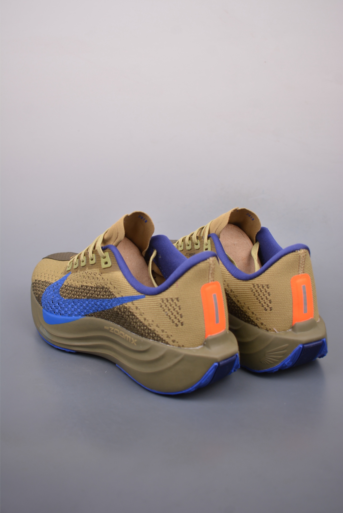 180  Nike REACTX PEGASUS Plus  飞马跑步鞋  HQ3221-325