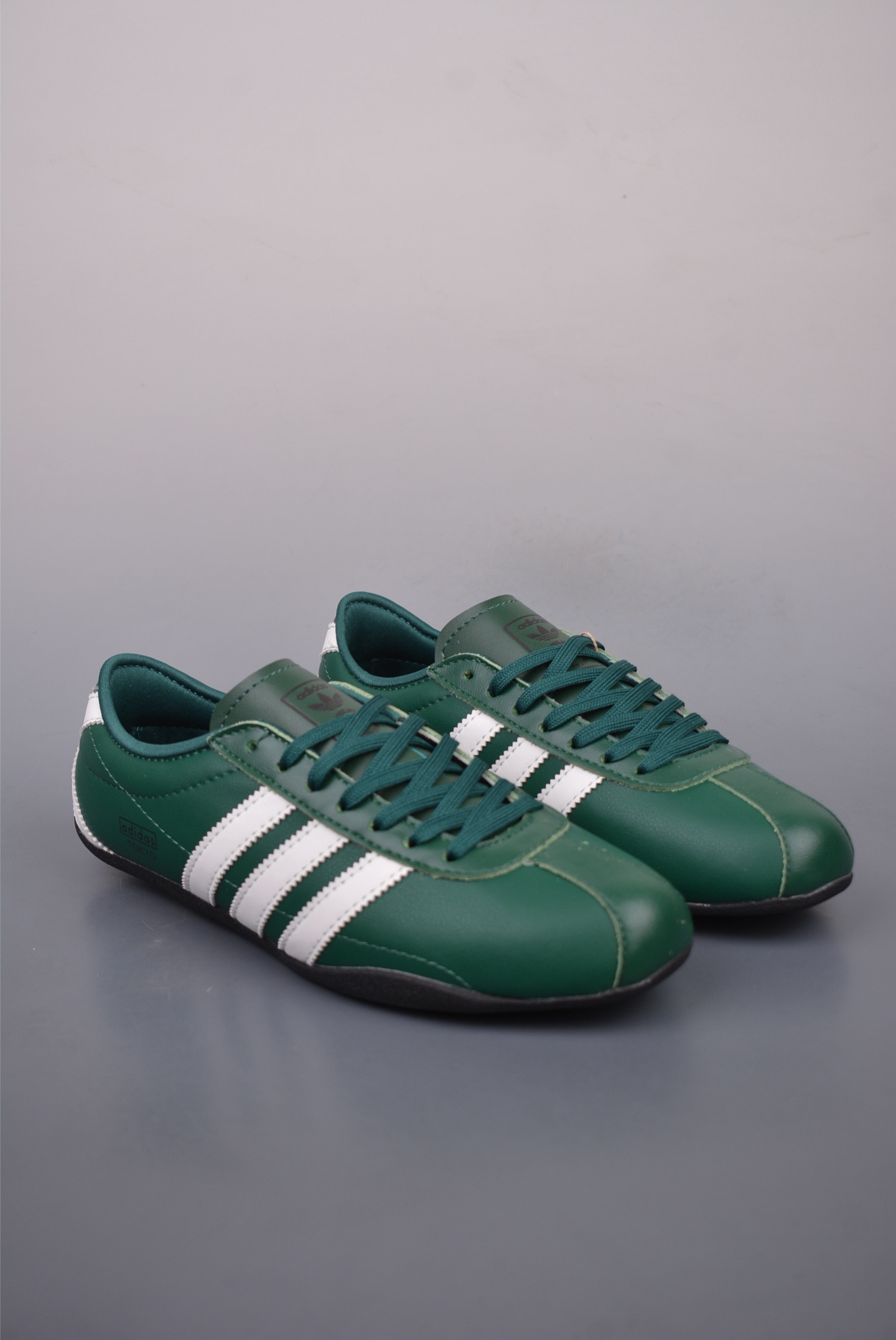 160  阿迪达斯Adidas Originals Tokyo  东京限定系列 复古百搭薄底德训运动T头鞋   JR1270