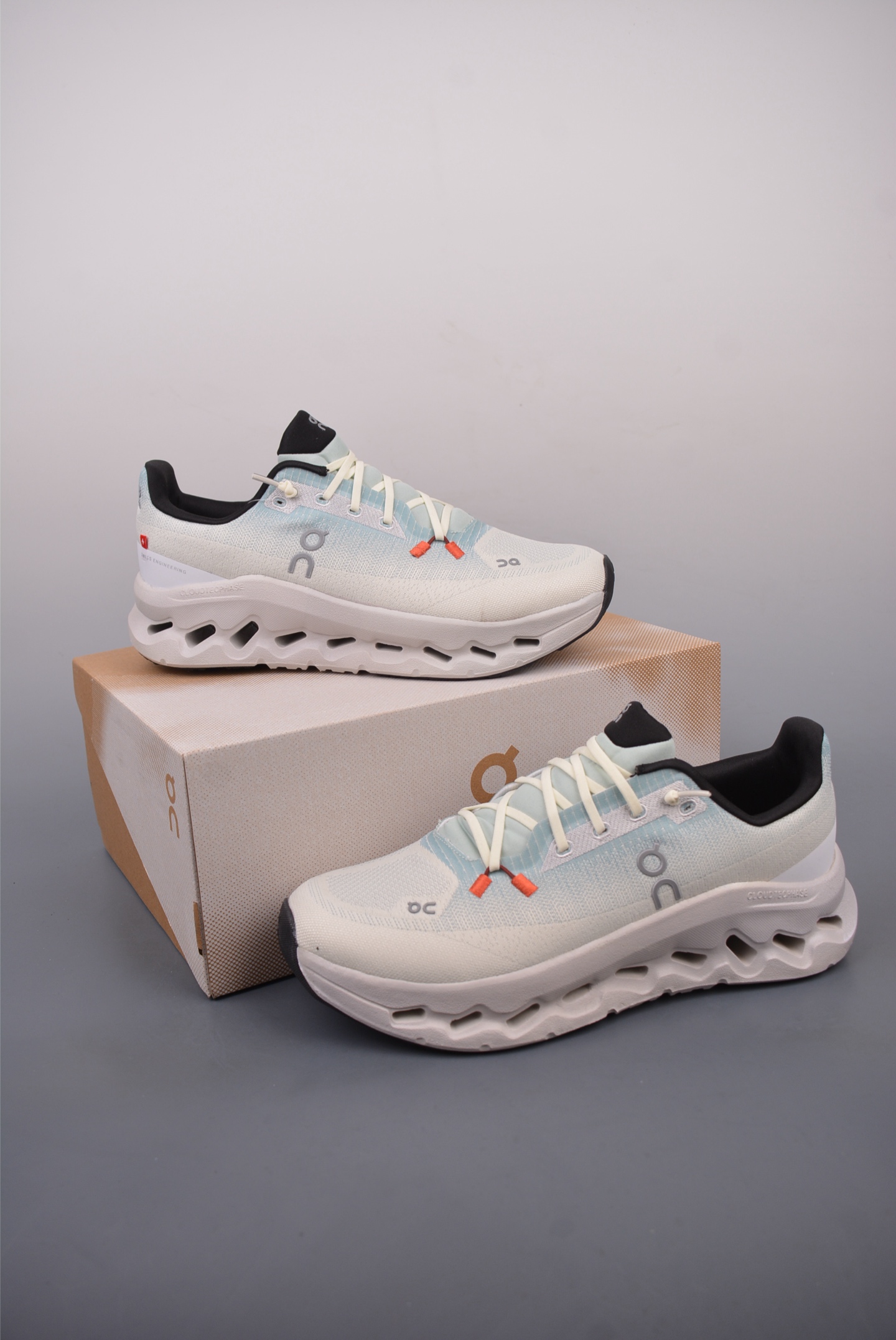 180  On昂跑 Cloudtilt Loewe 户外街头机能风跑步鞋  M929283728