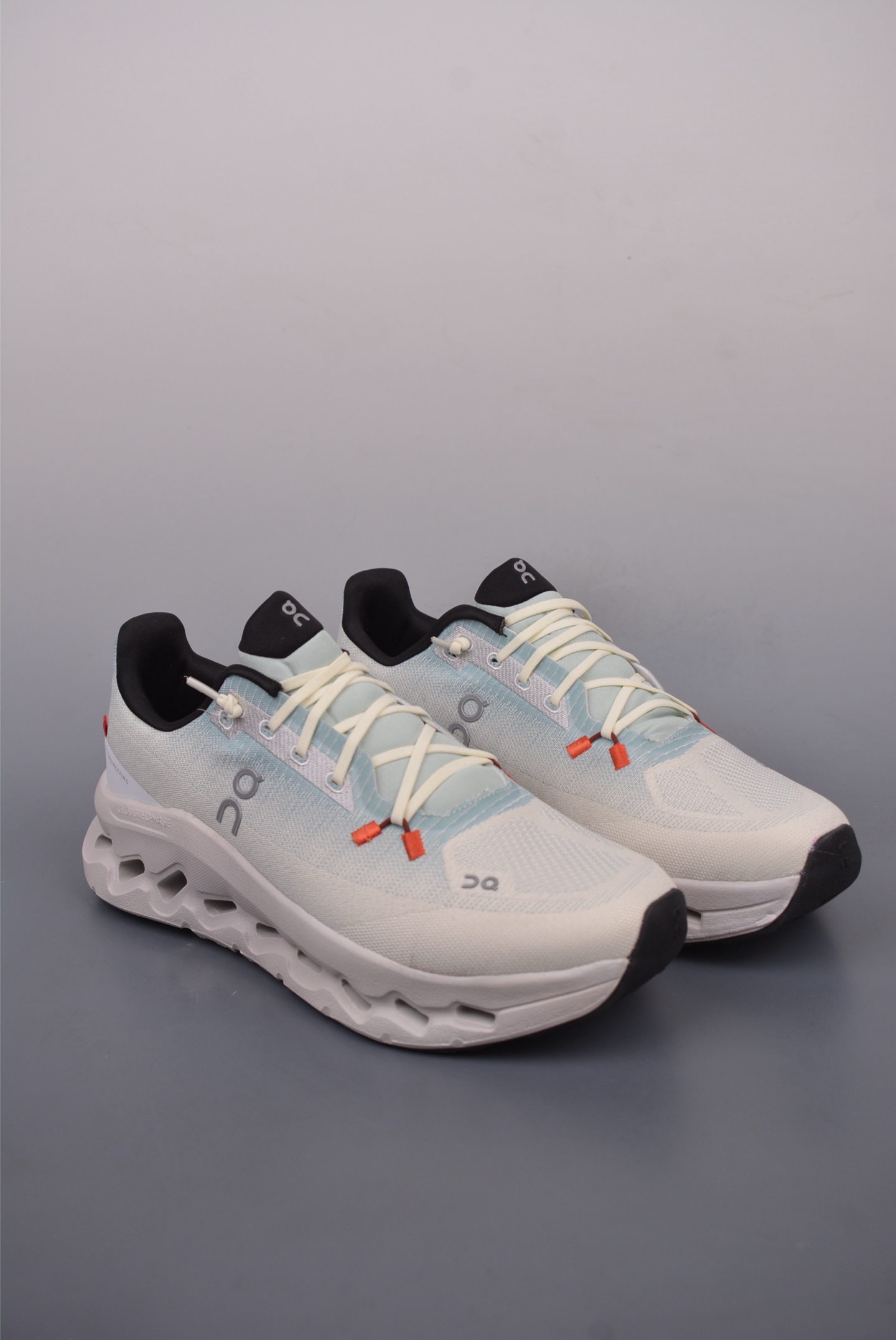 180  On昂跑 Cloudtilt Loewe 户外街头机能风跑步鞋  M929283728