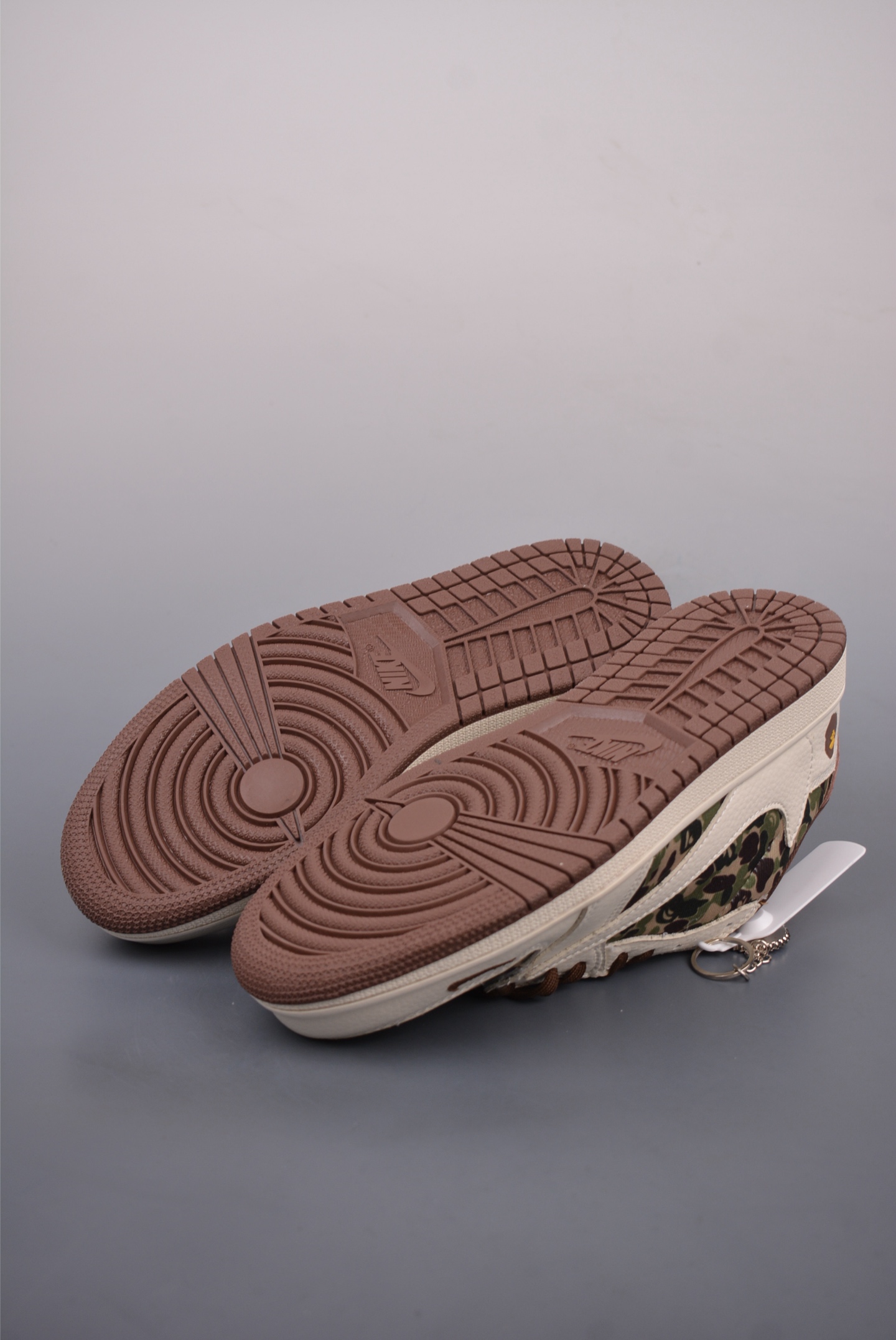 280  Fragment x Travis Scott x 猿人头 Air Jordan 1 Low 三方联名倒钩  XS7089-109