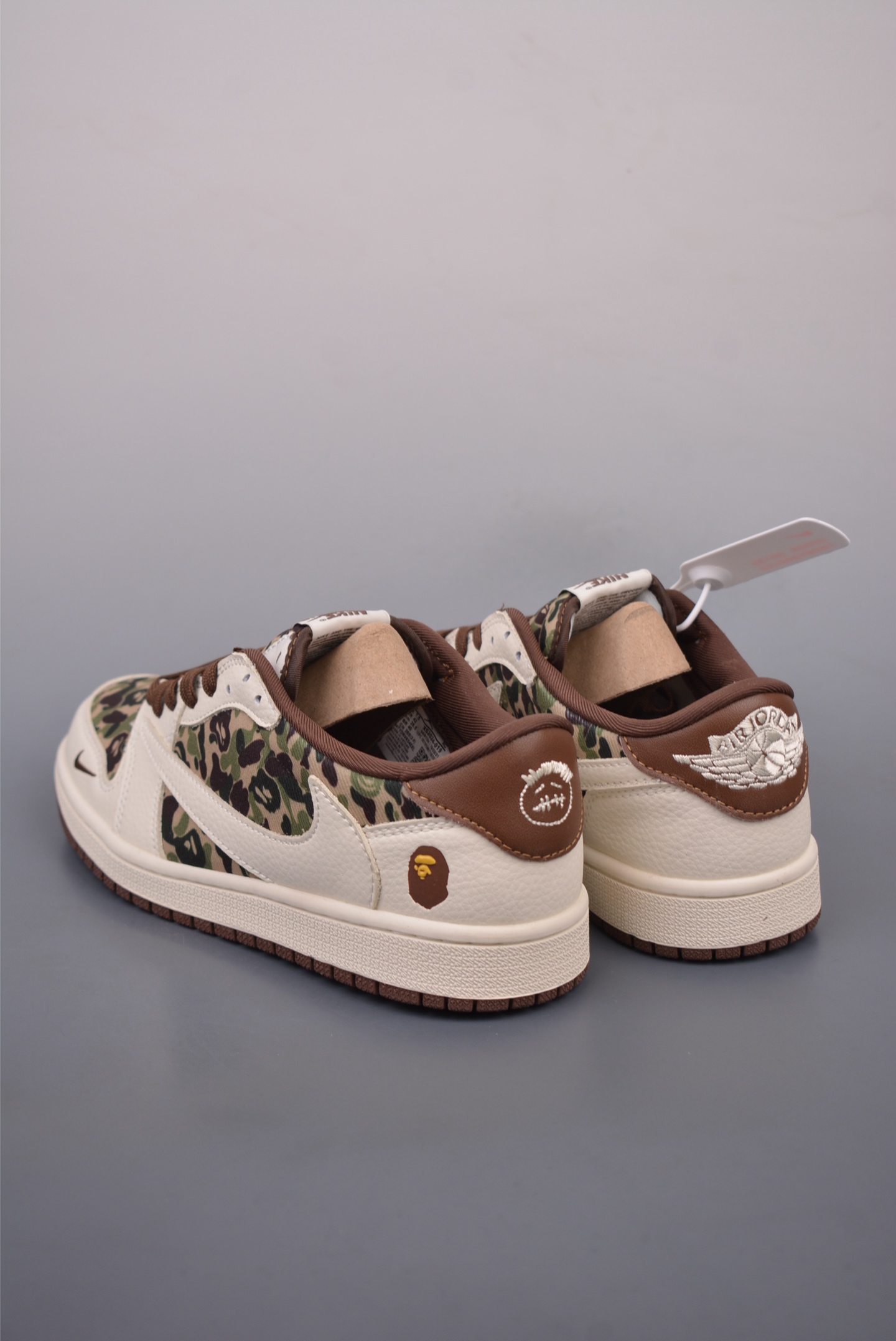 280  Fragment x Travis Scott x 猿人头 Air Jordan 1 Low 三方联名倒钩  XS7089-109