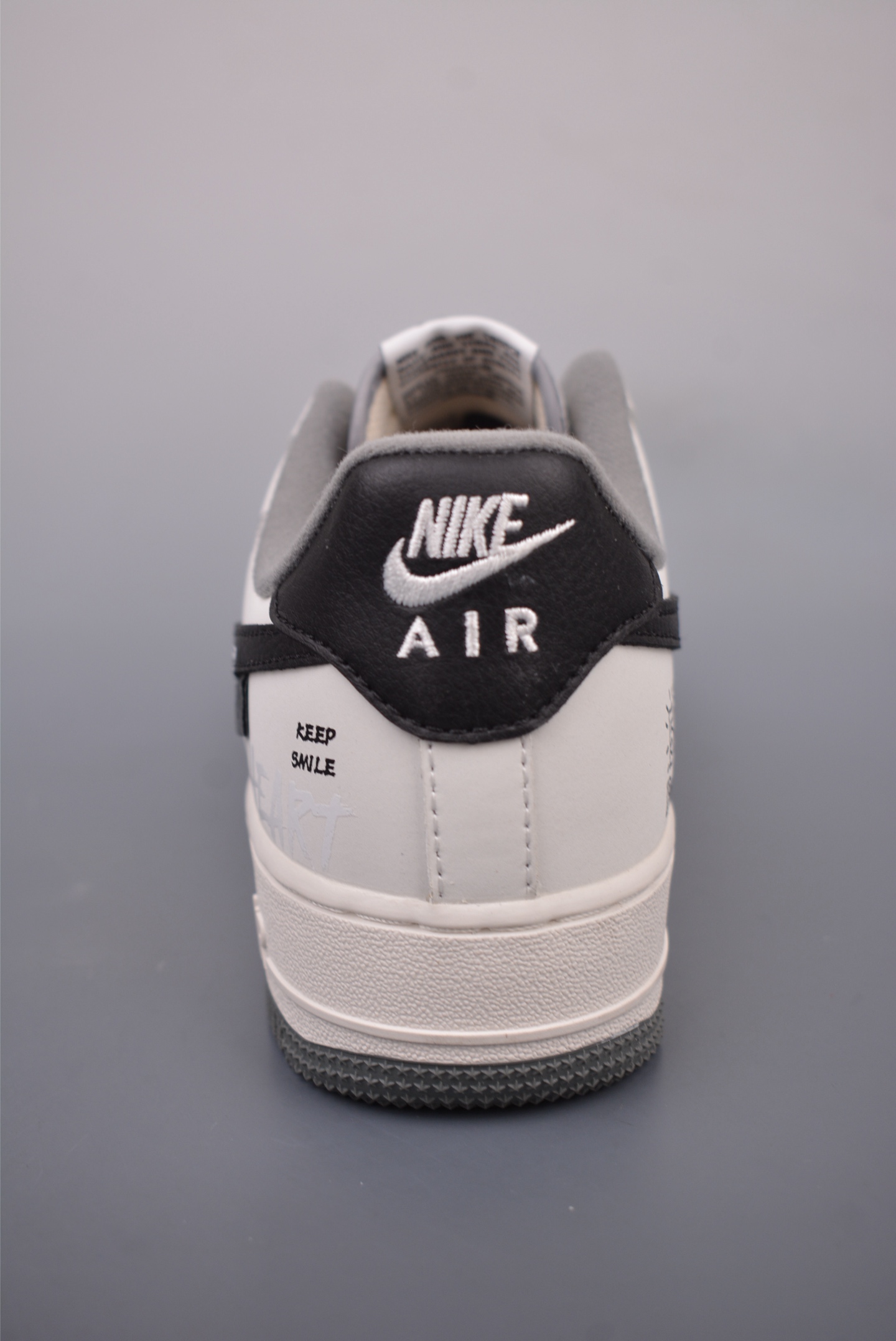 260  Nike Air Force 1 Low 50Cent  DB3301-660