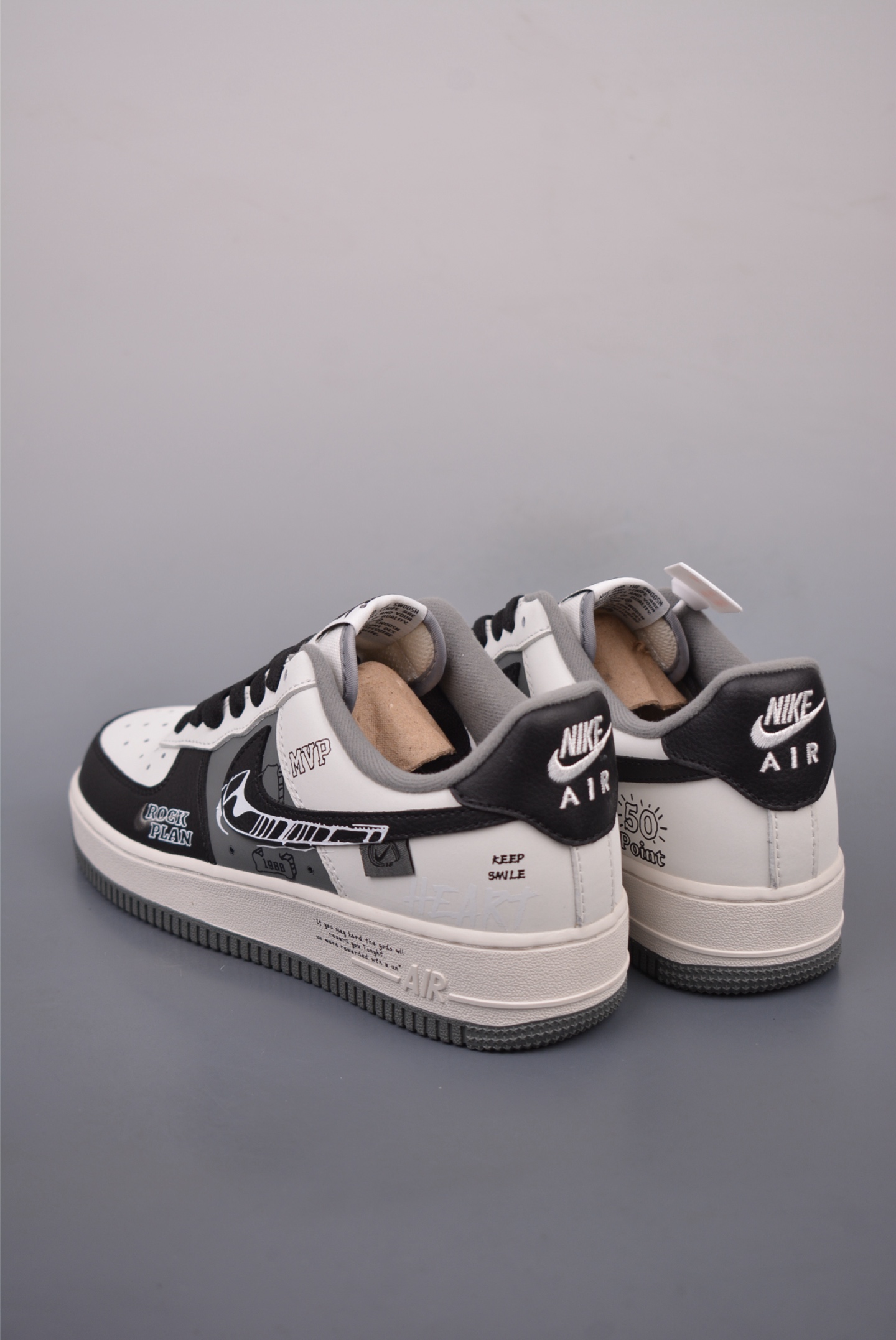 260  Nike Air Force 1 Low 50Cent  DB3301-660